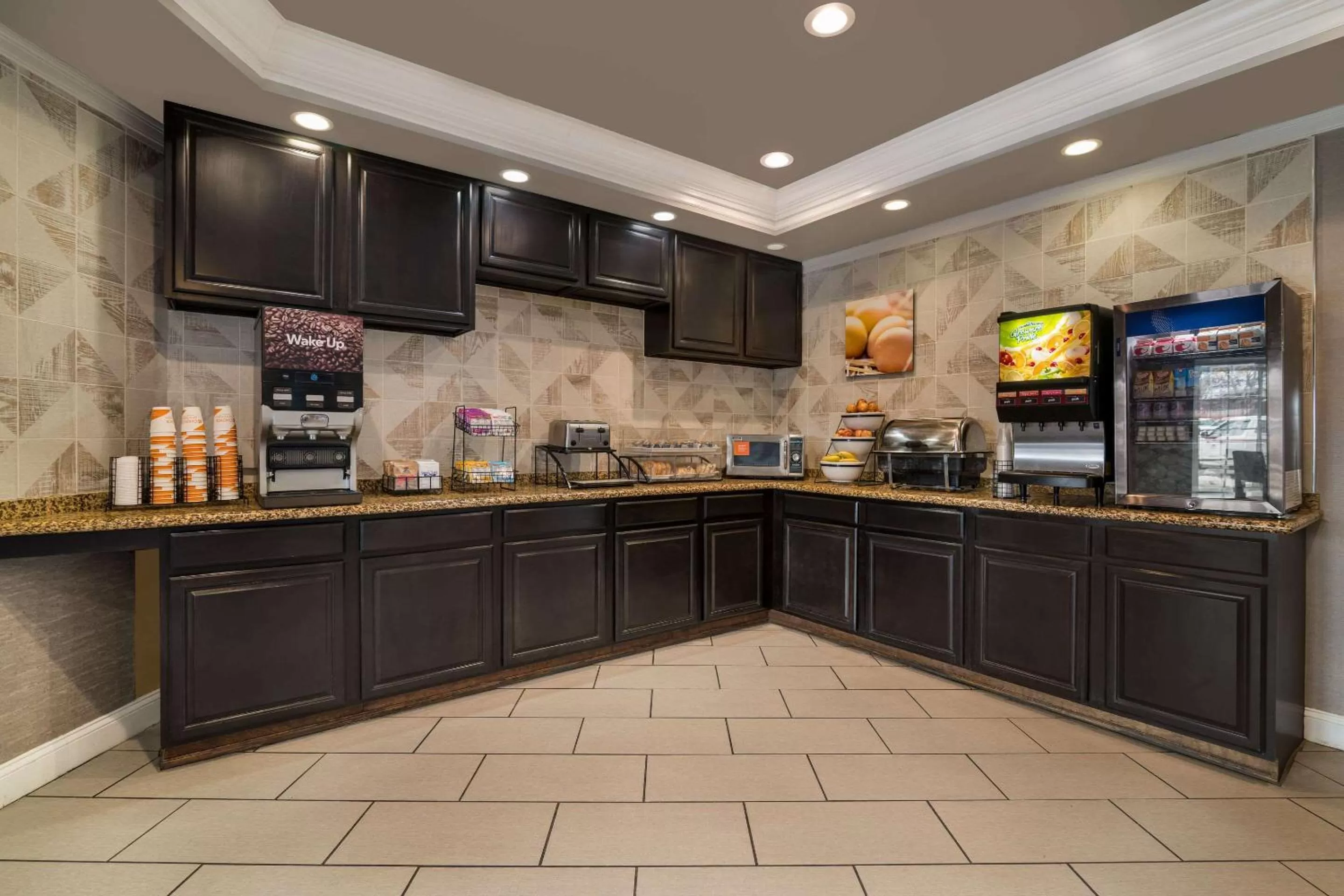 Breakfast in Comfort Inn & Suites Plattsburgh - Morrisonville