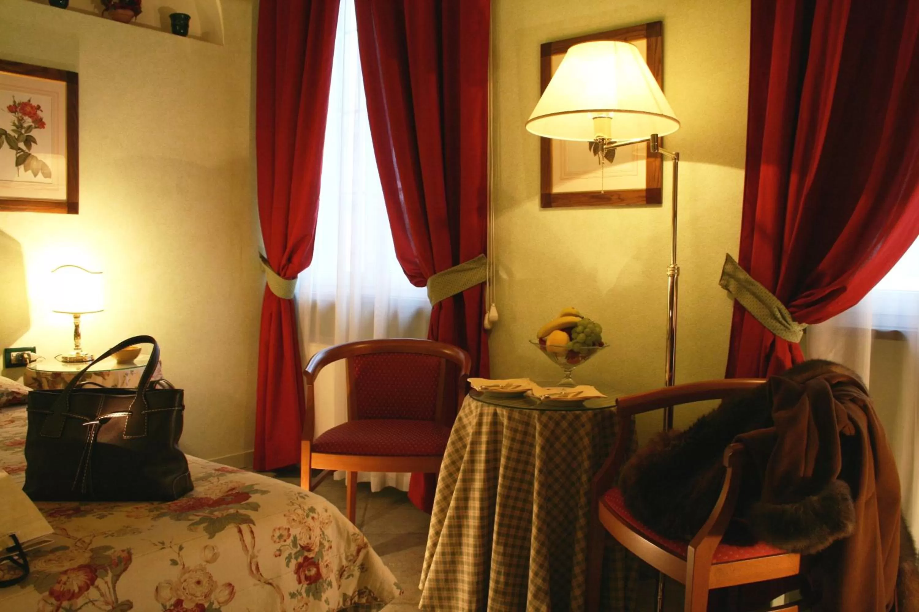 Photo of the whole room, Bed in Hotel Rosary Garden