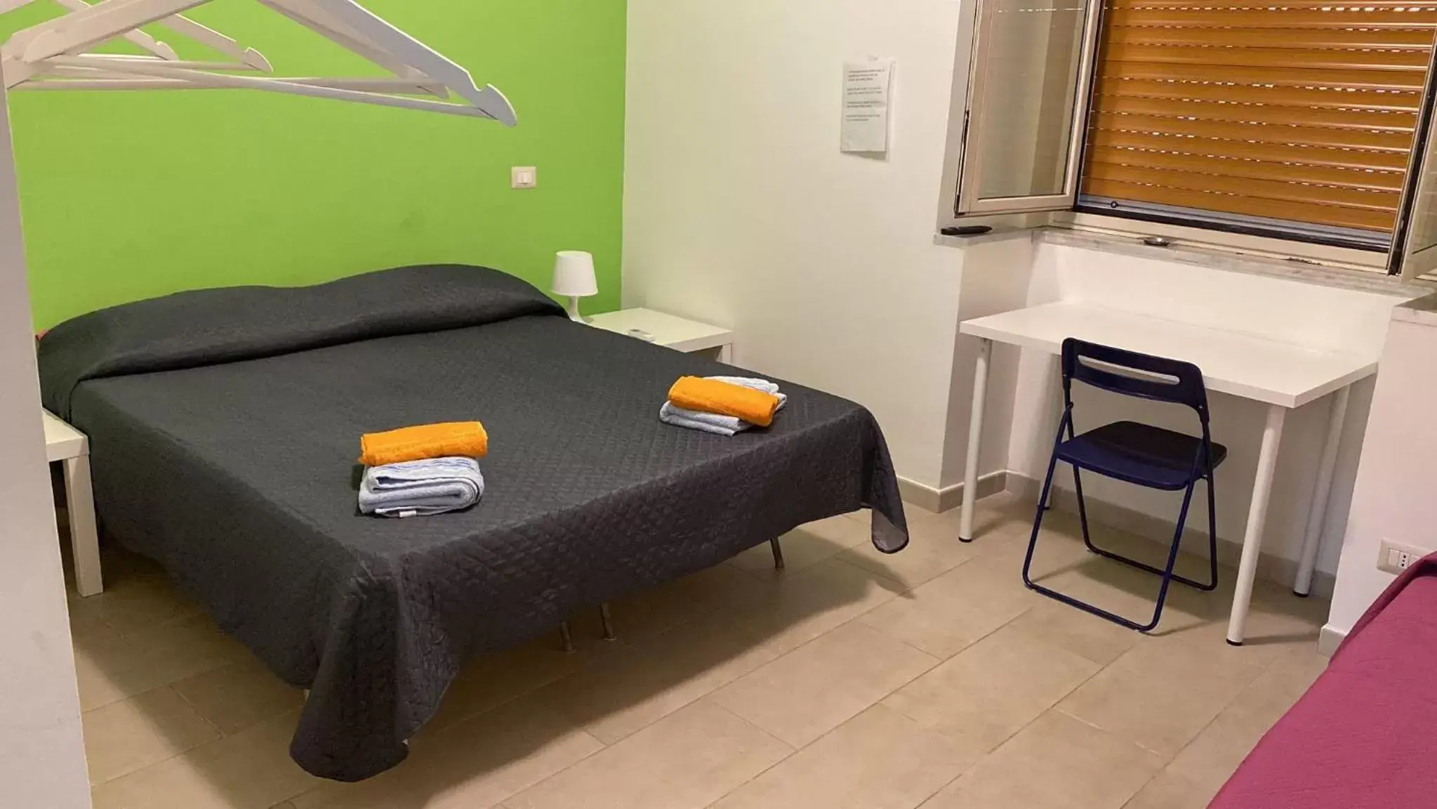 Photo of the whole room, Bed in CTA Catania Aeroporto fontanarossa taxi aeroporto h24 gratis reception h24