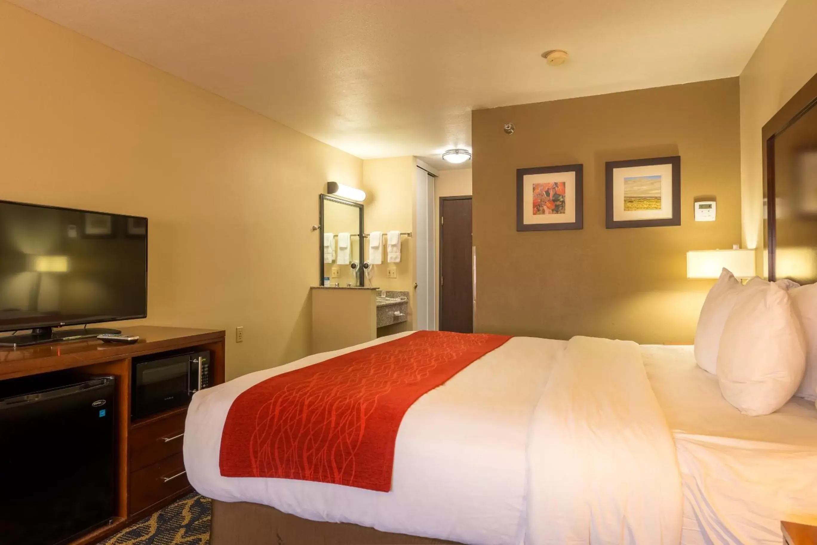 Bed in Comfort Inn & Suites Alamosa