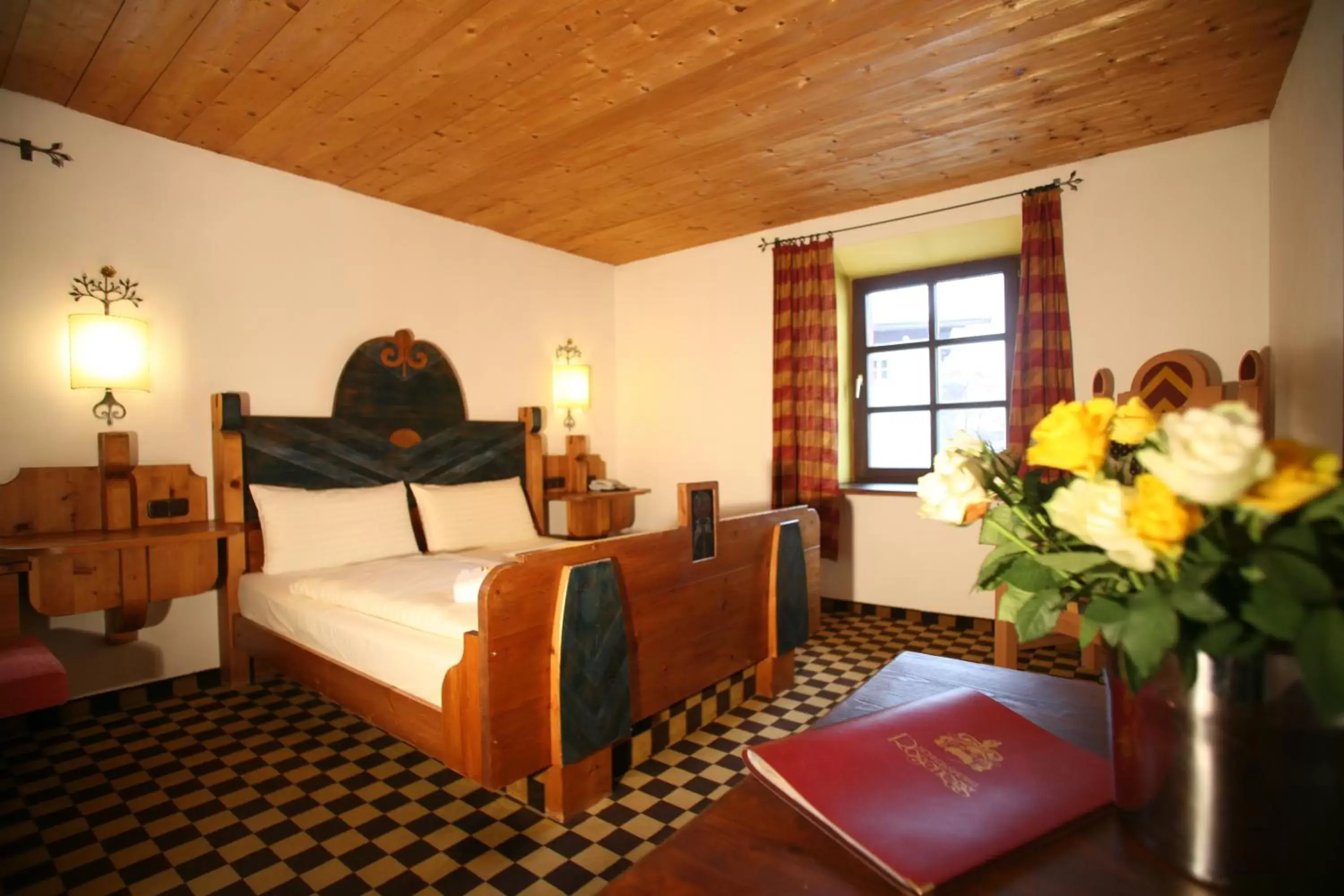 Bed in Family Hotel Schloss Rosenegg