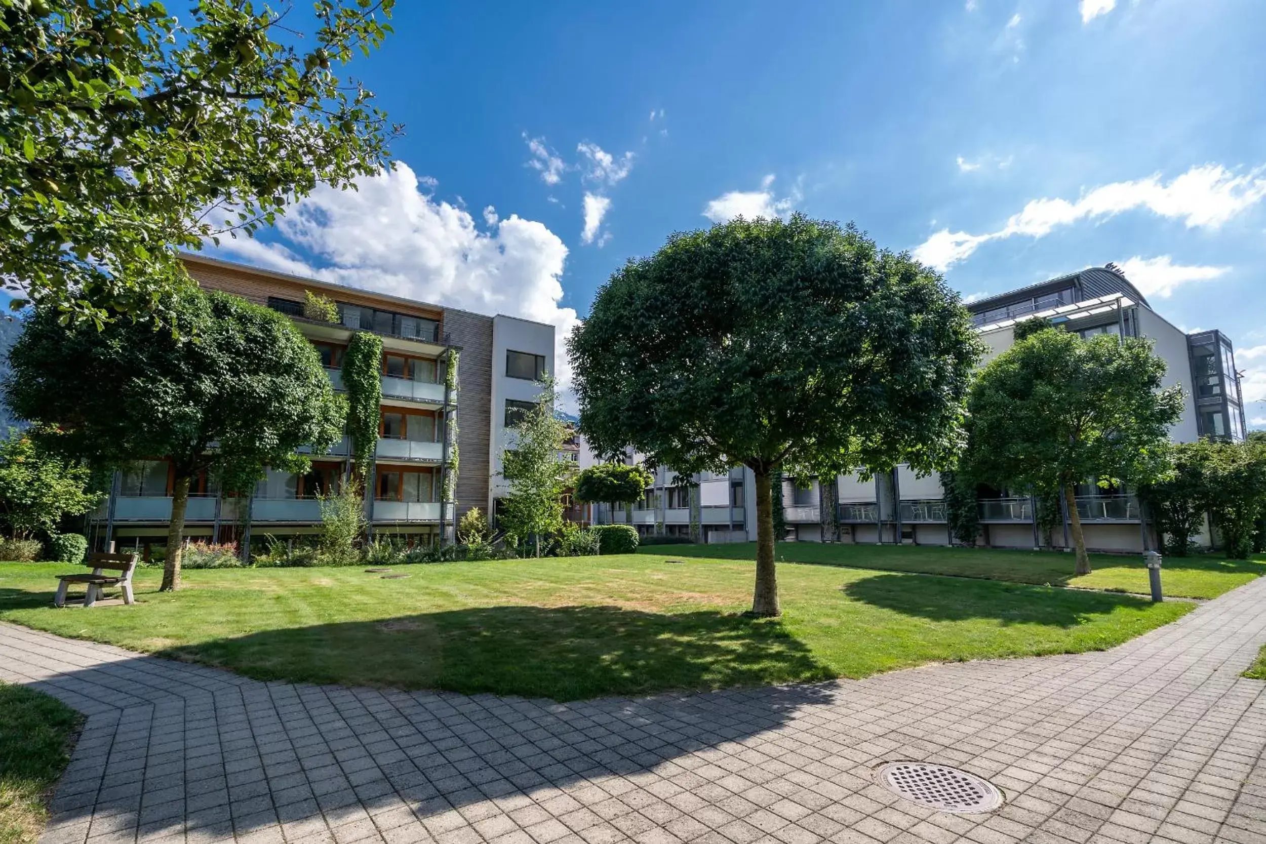 Facade/entrance, Property Building in Hotel Artos Interlaken