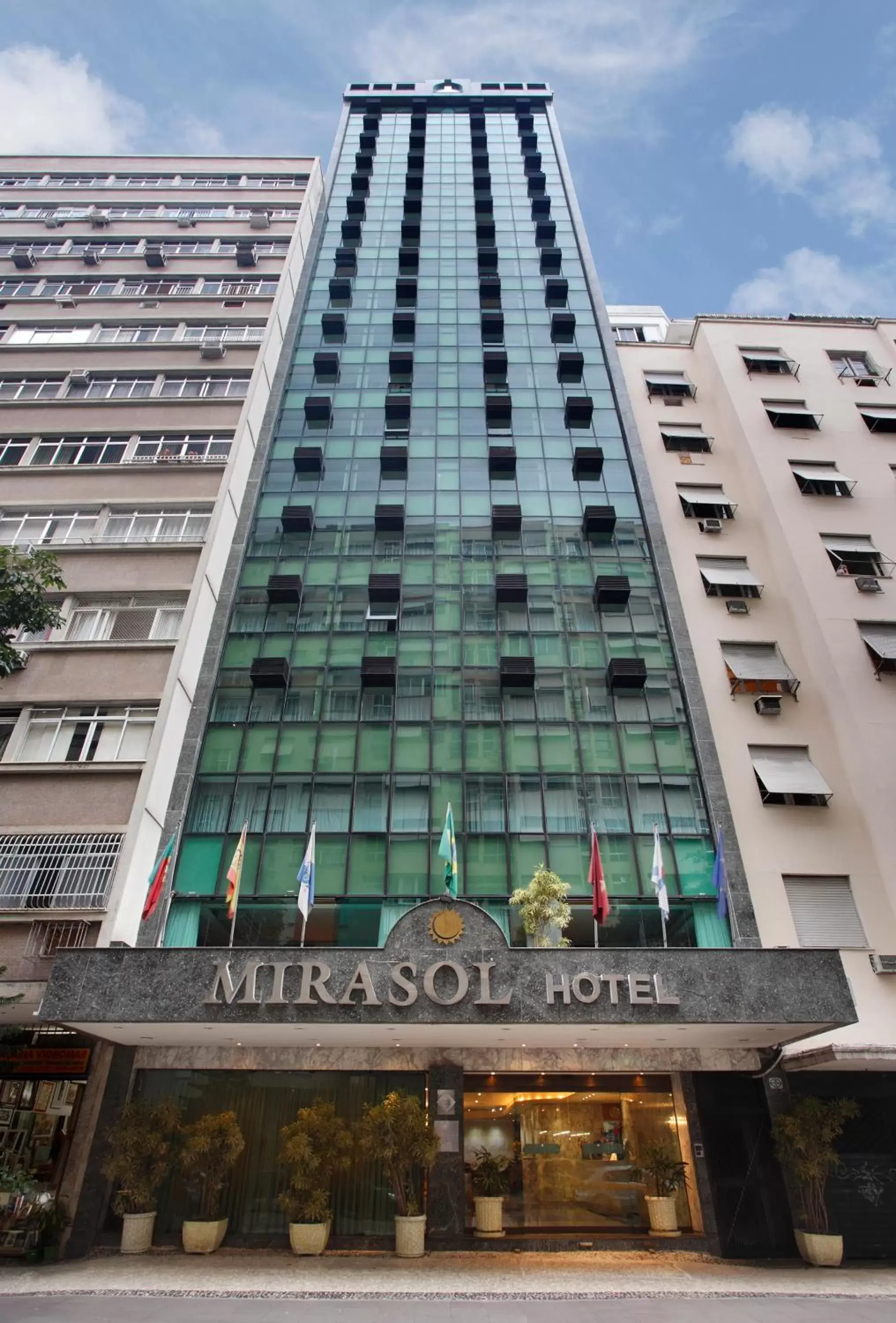Facade/entrance, Property Building in Mirasol Copacabana Hotel