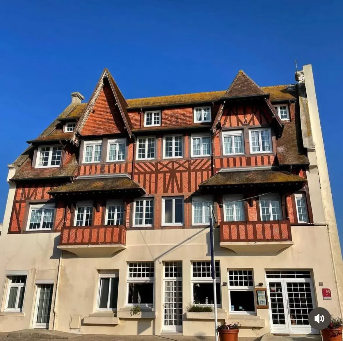 Property Building in Hôtel De La Mer - Deauville Blonville - Boutique Hôtel de charme vue Mer