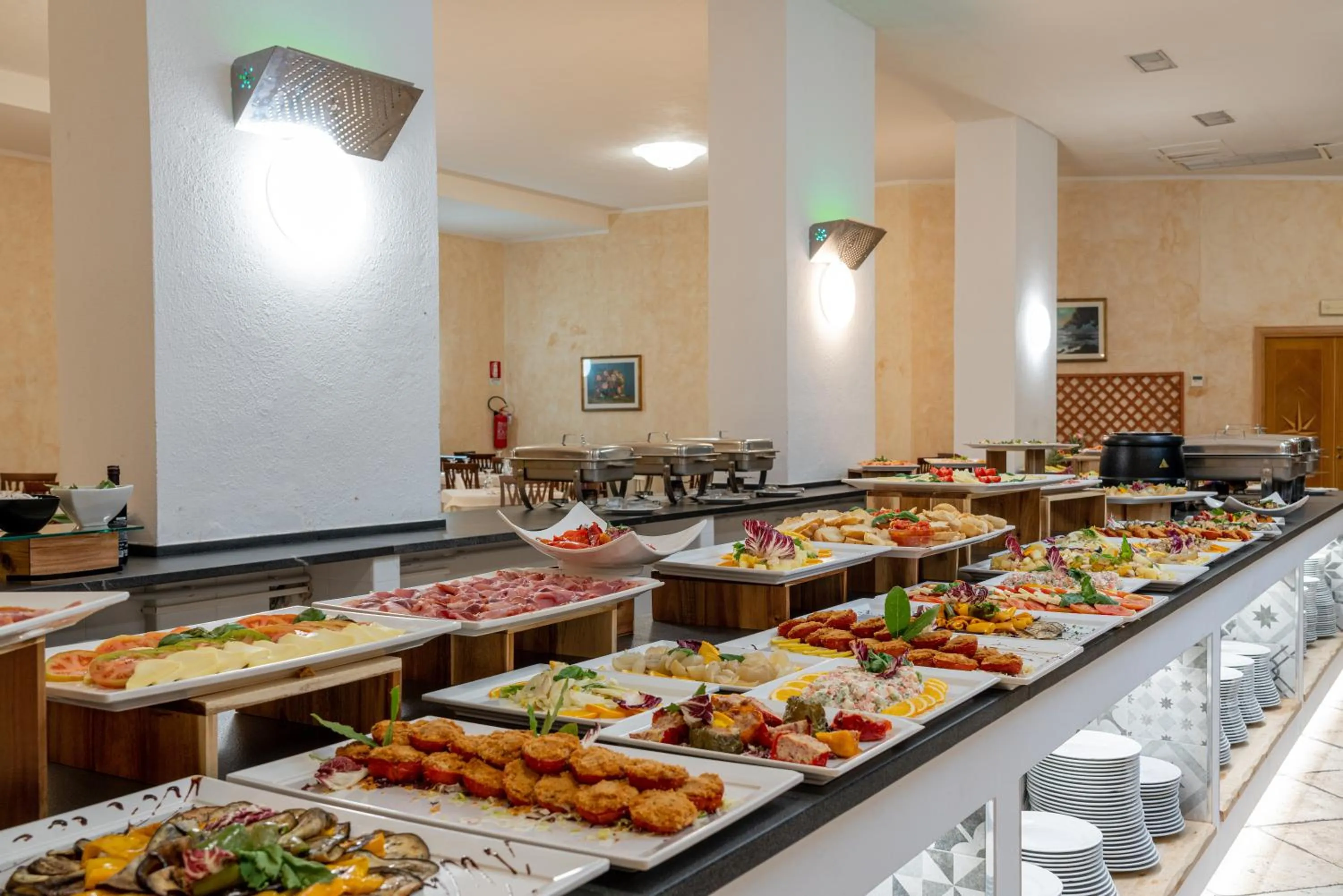 Restaurant/places to eat in Club Esse Palmasera