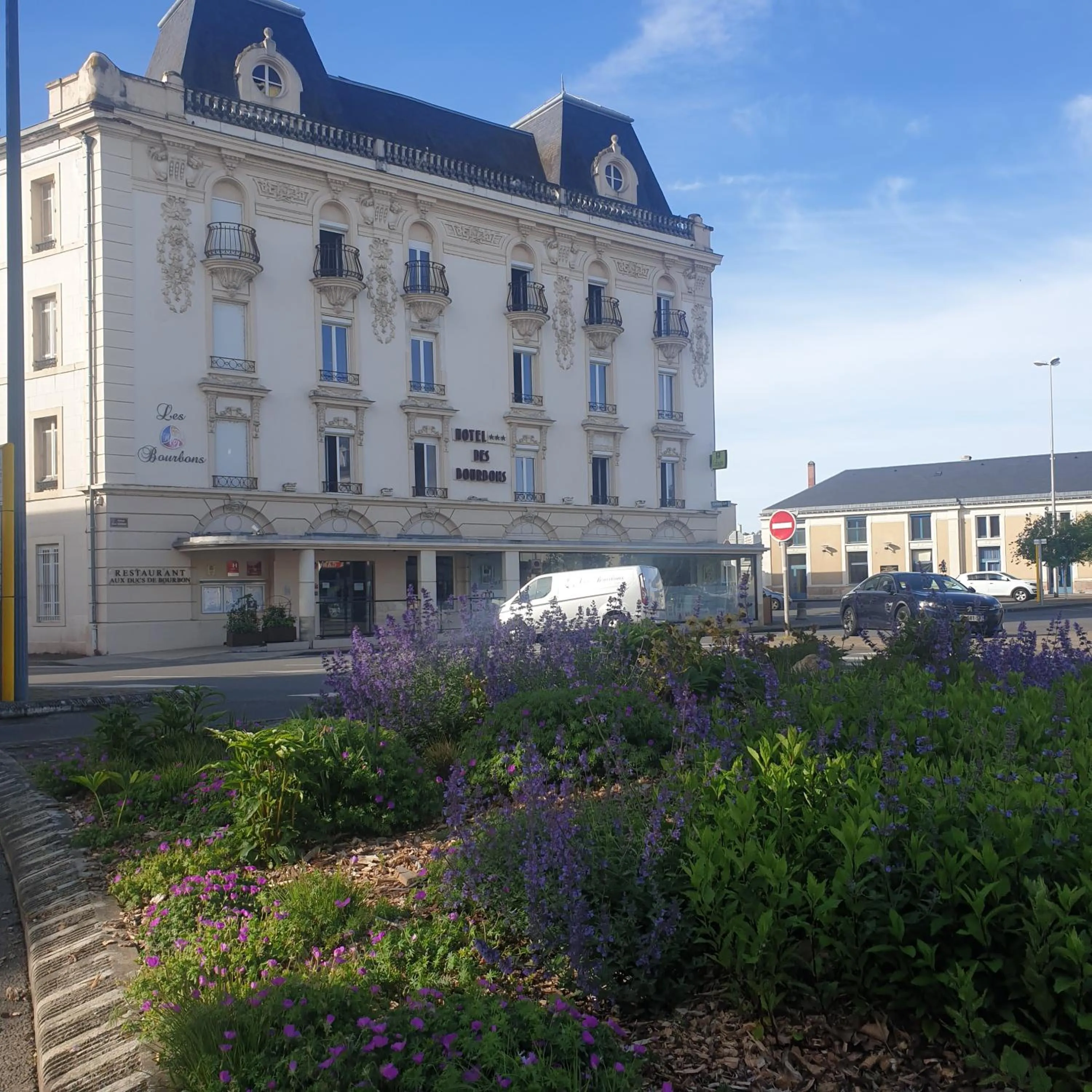 Logis Hotel des Bourbons Montluçon Climatisé