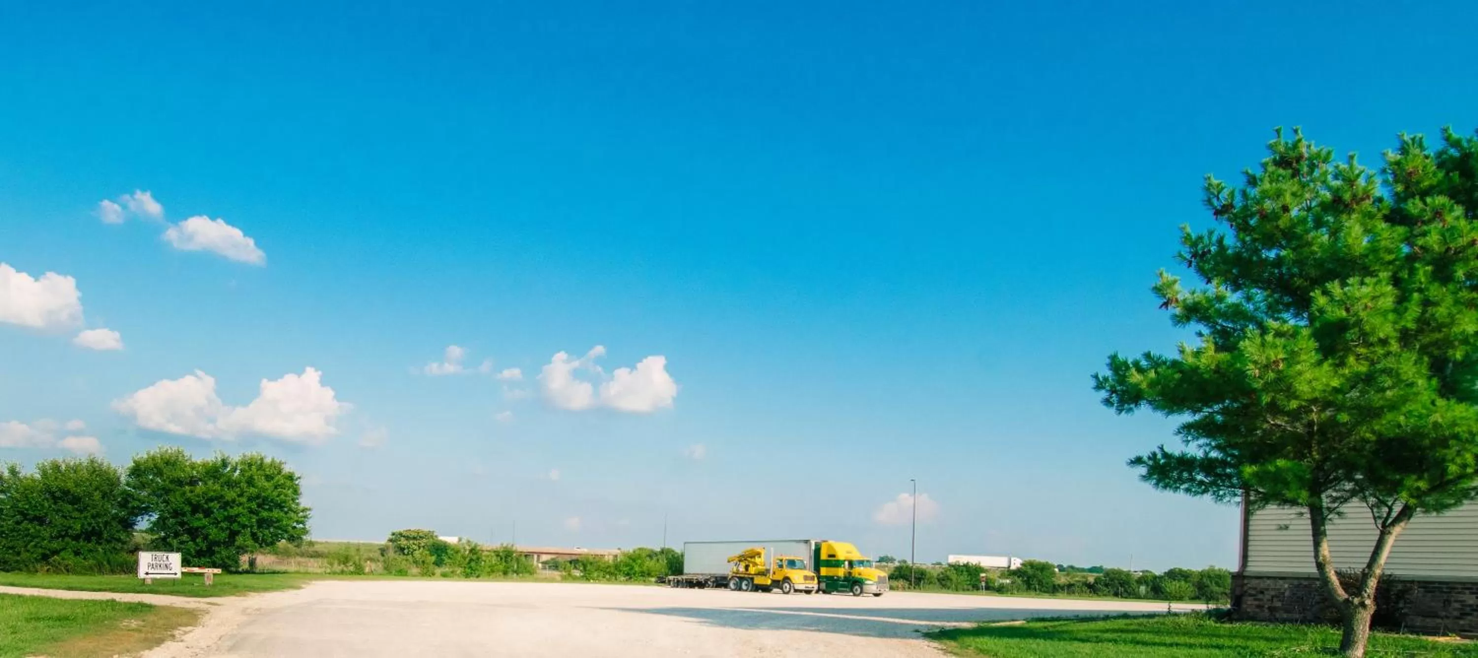 Parking in Super 8 by Wyndham McLean/Bloomington SW