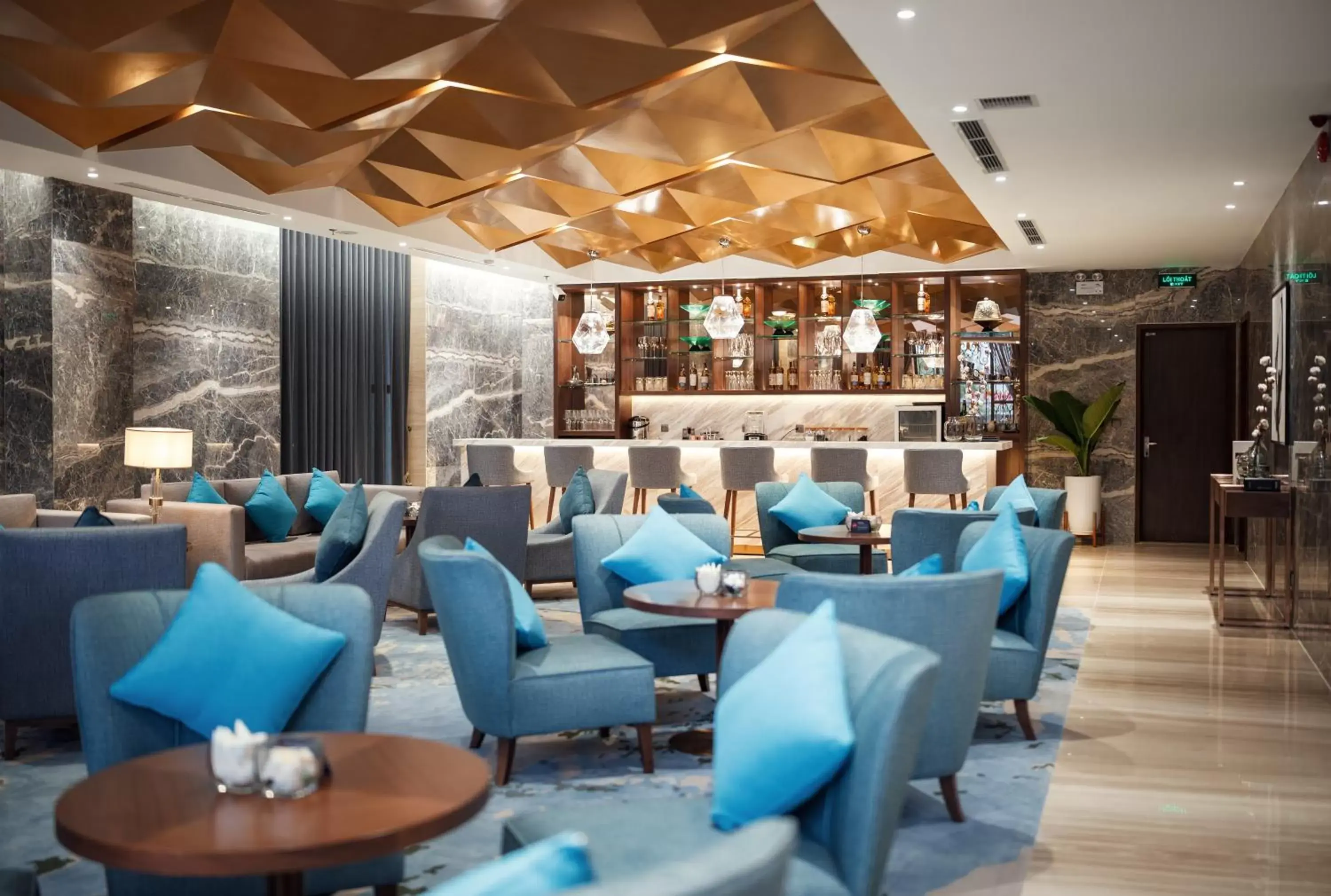 Restaurant/places to eat in D'Lecia Ha Long Hotel Restaurant/places to eat in D'Lecia Ha Long Hotel