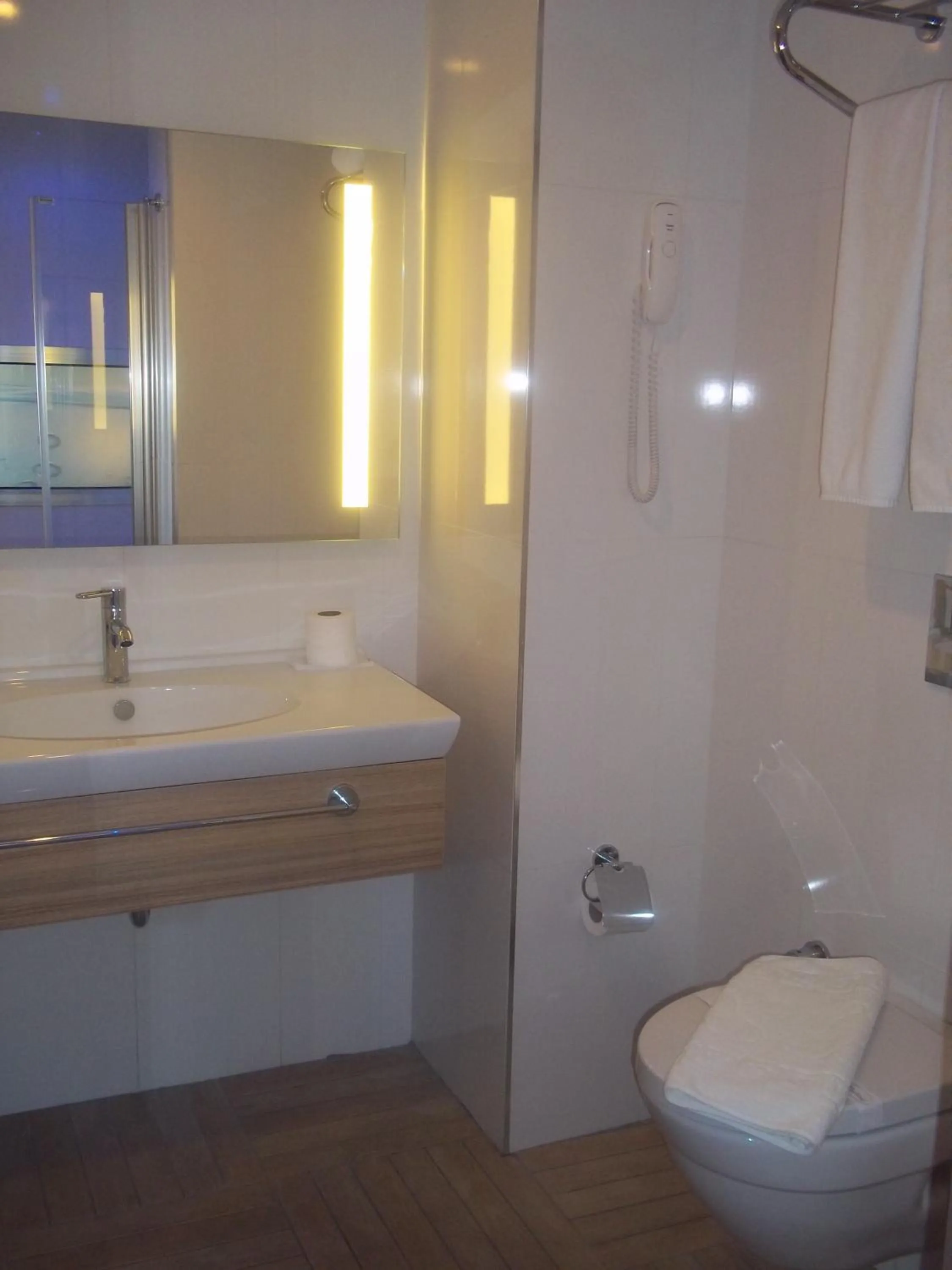 Bathroom in Blue Bay Platinum