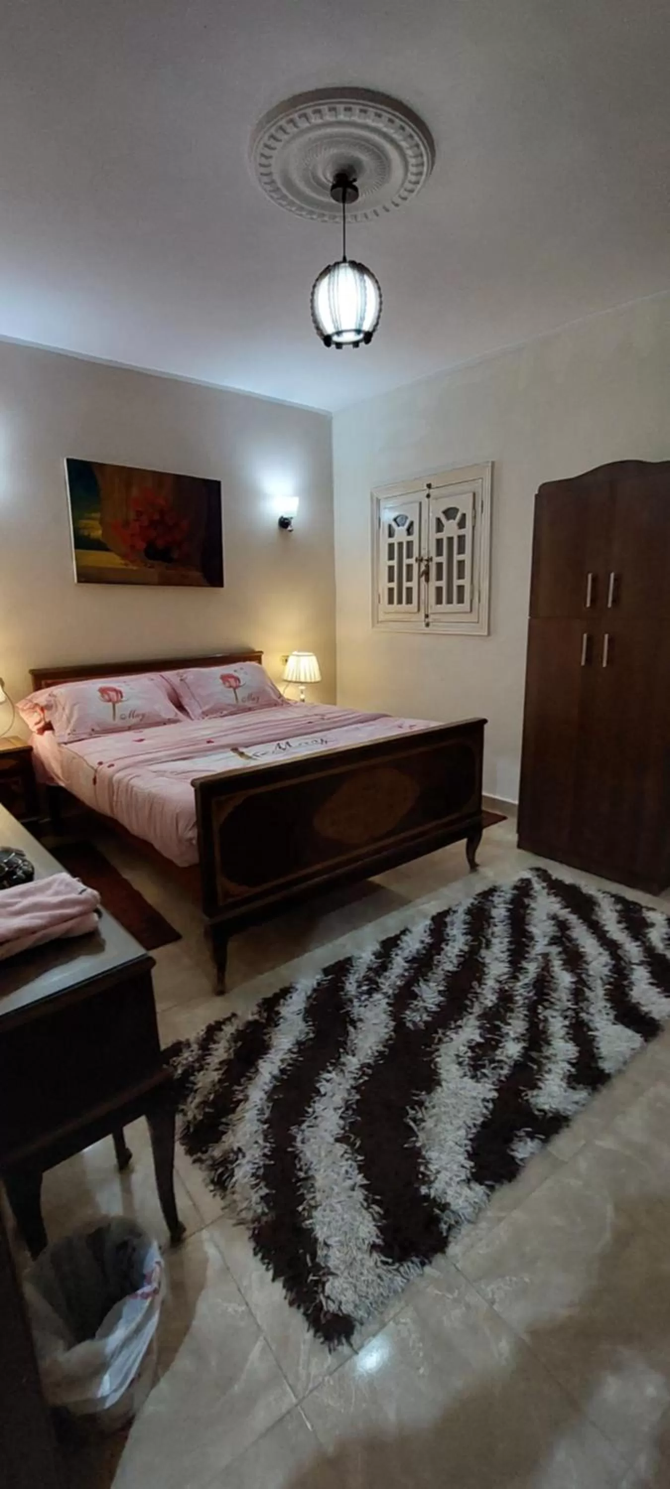 Bed in pyramid Giza city inn