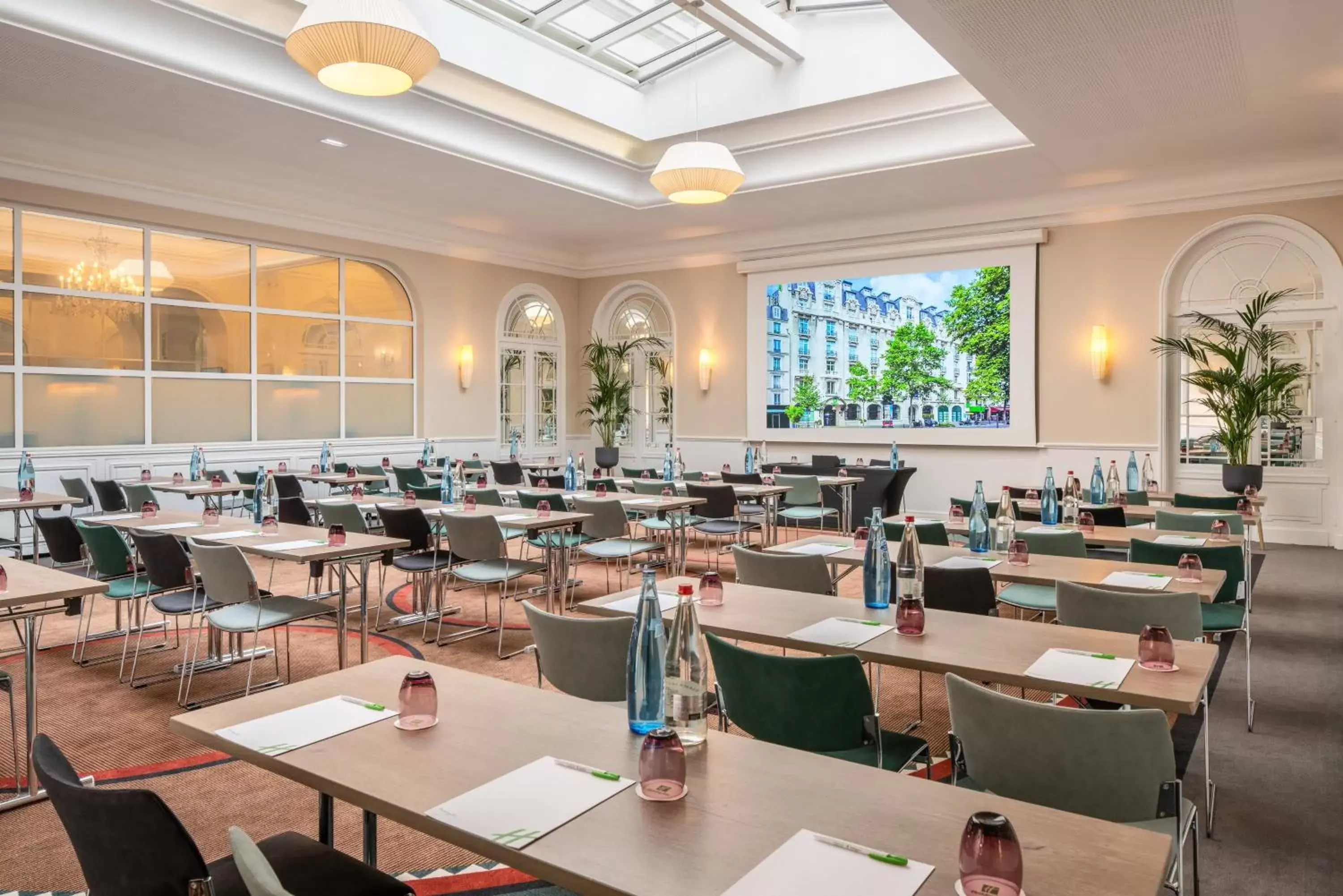 Meeting/conference room, Restaurant/Places to Eat in Holiday Inn Paris - Gare de Lyon Bastille, an IHG Hotel