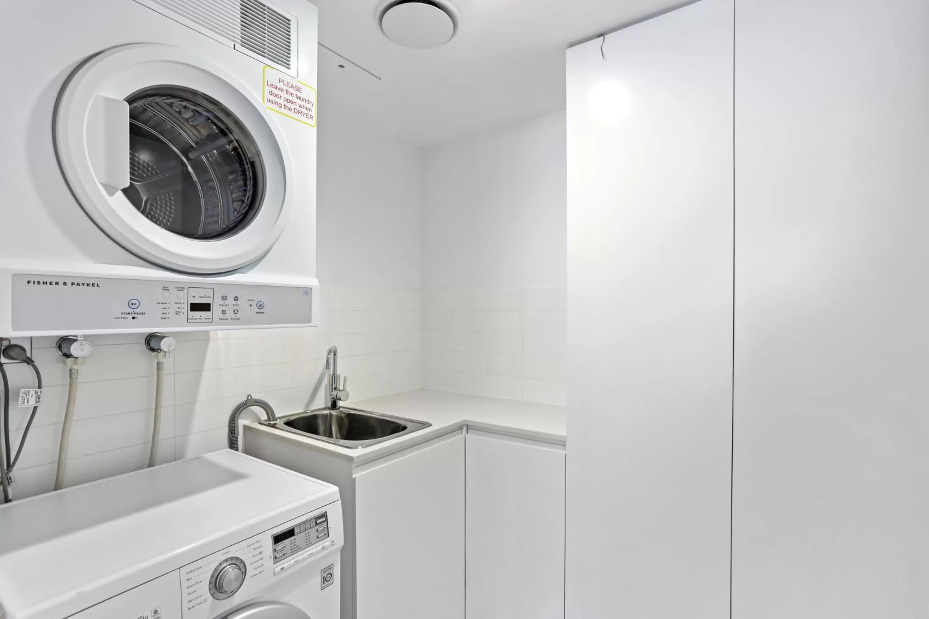 laundry in Ambience on Burleigh Beach