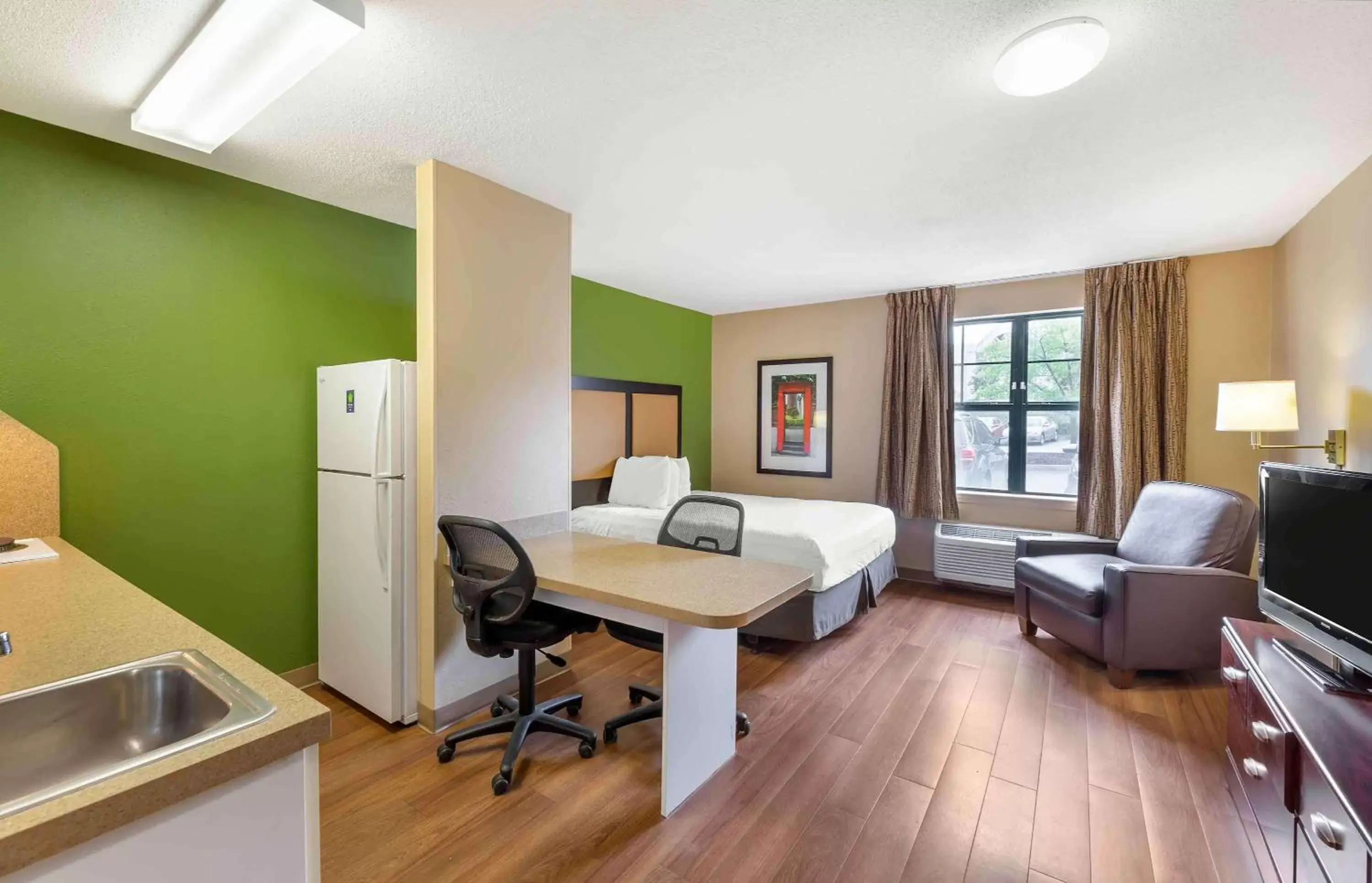 Bedroom in Extended Stay America Suites - Akron - Copley - East