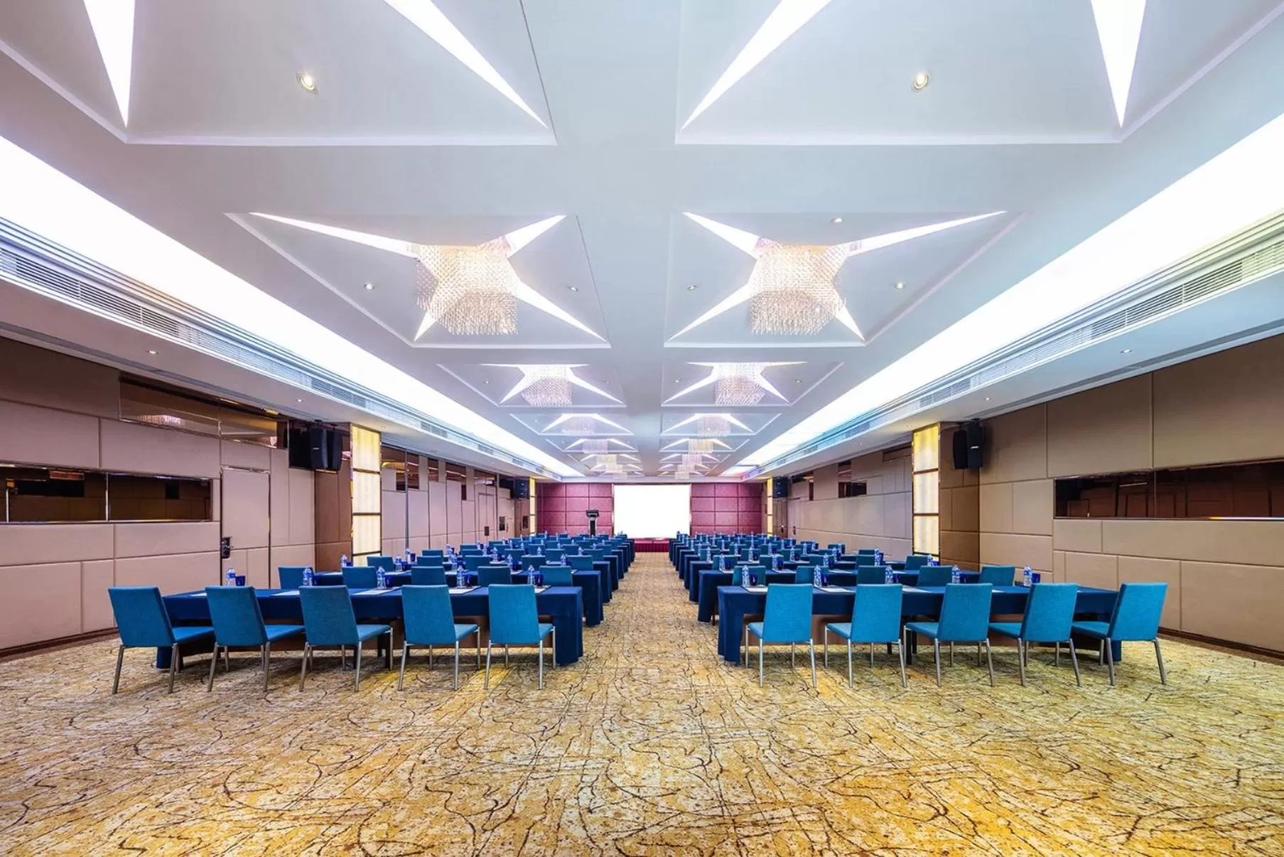 Meeting/conference room in Crowne Plaza Foshan by IHG