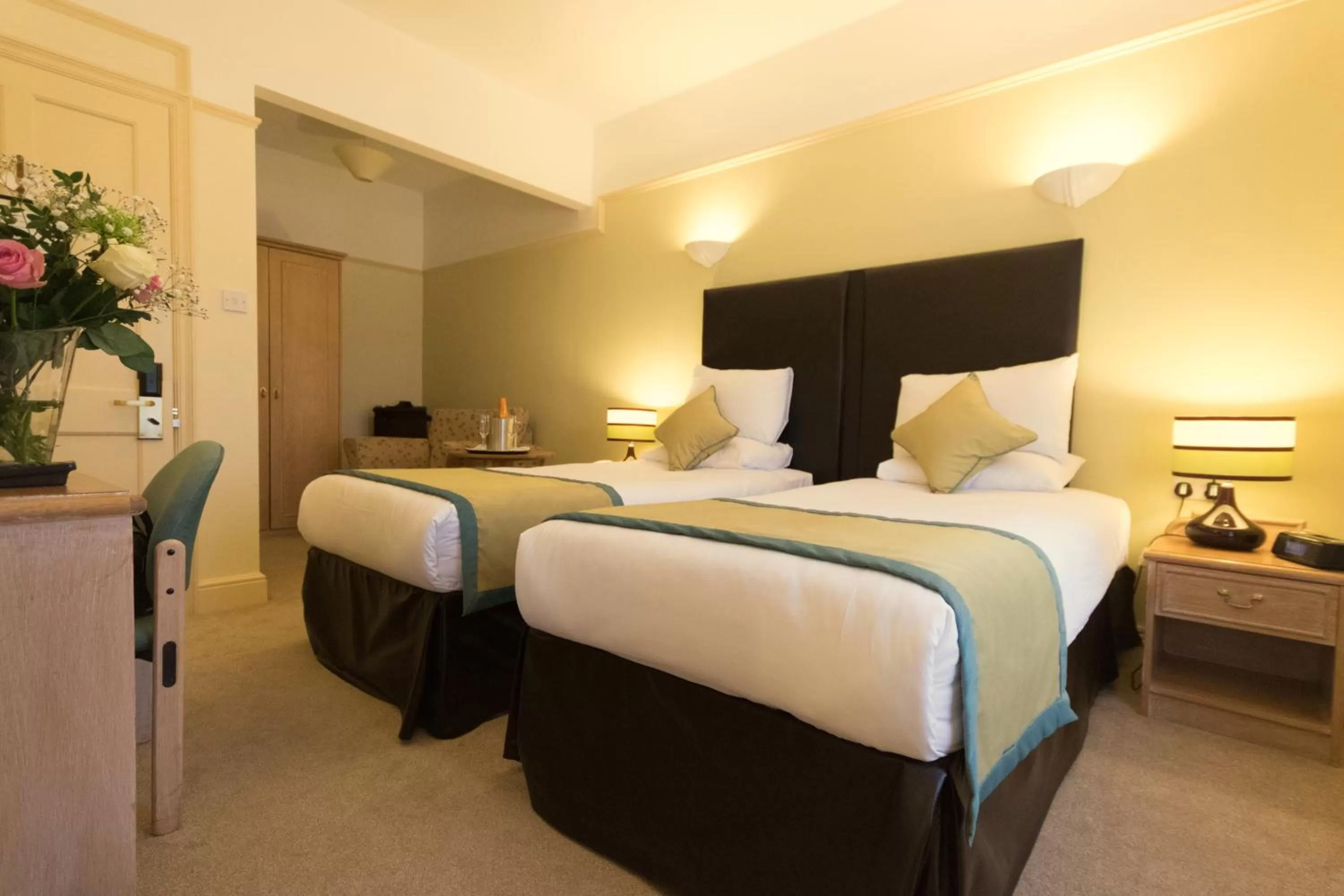 Bed in Stratford Limes Hotel