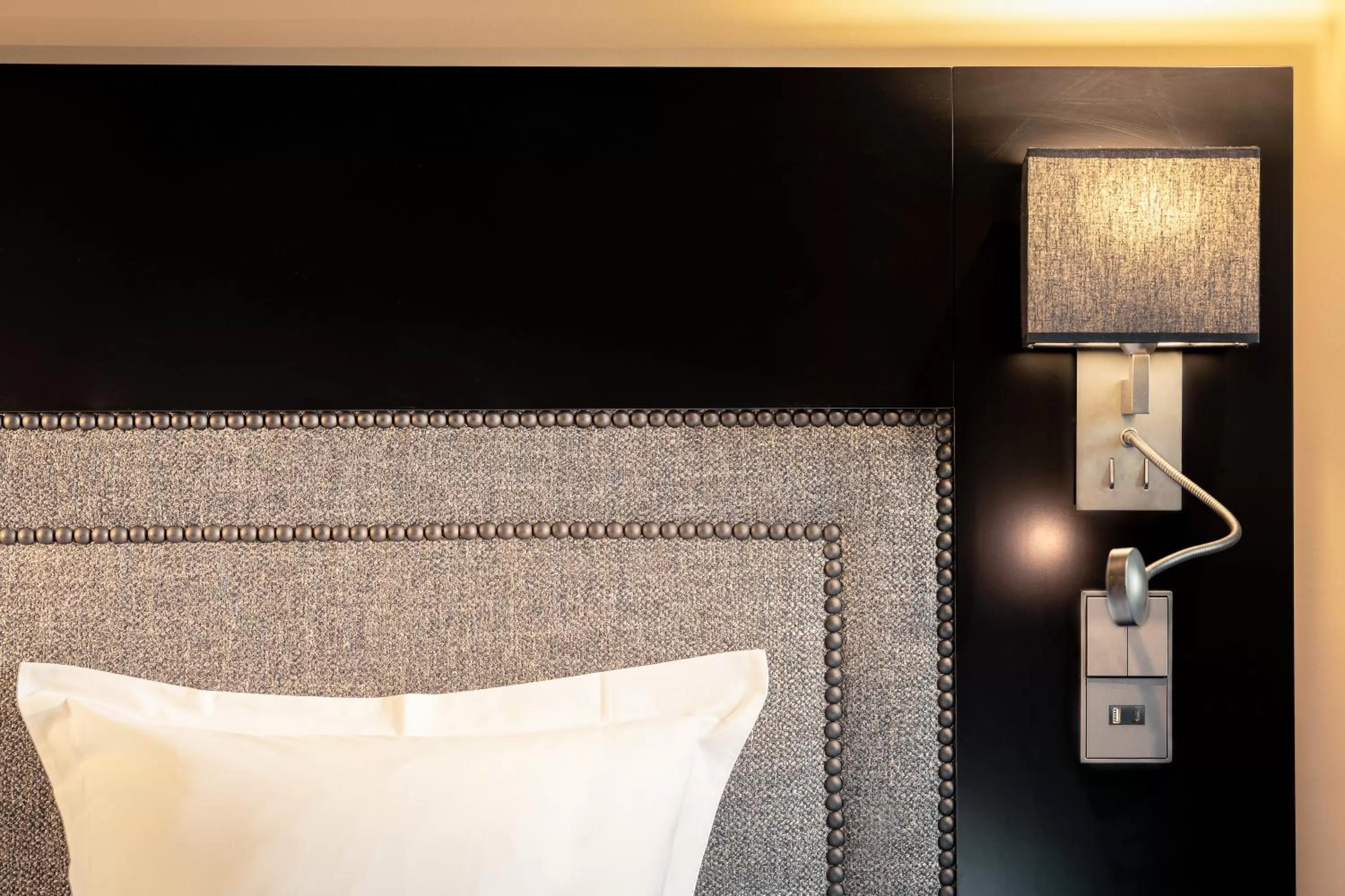 Decorative detail, Bed in B Montmartre