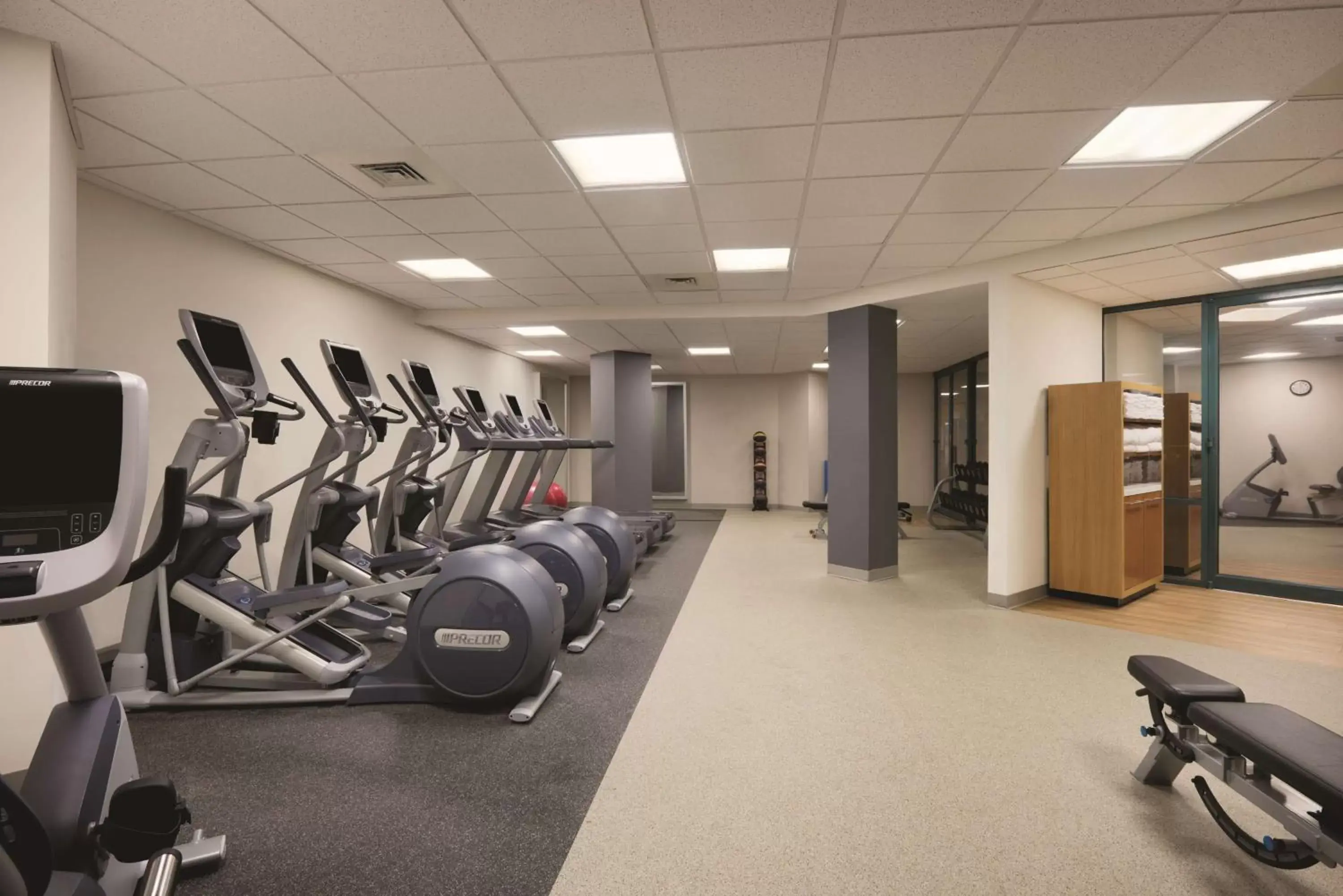 Fitness centre/facilities, Fitness Center/Facilities in Hilton Long Island/Huntington