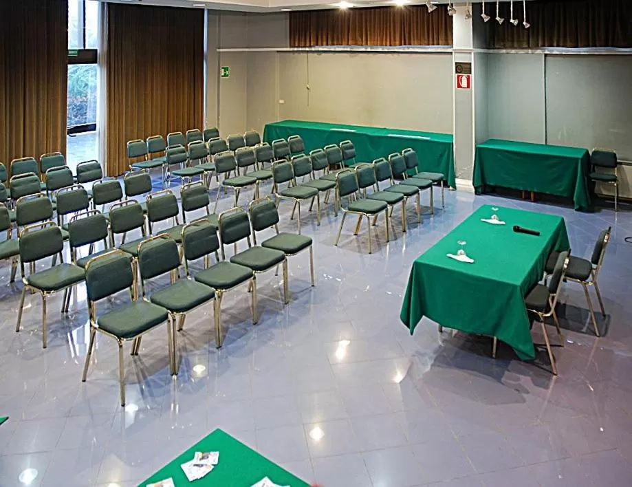 Meeting/conference room in Forum Palace Hotel