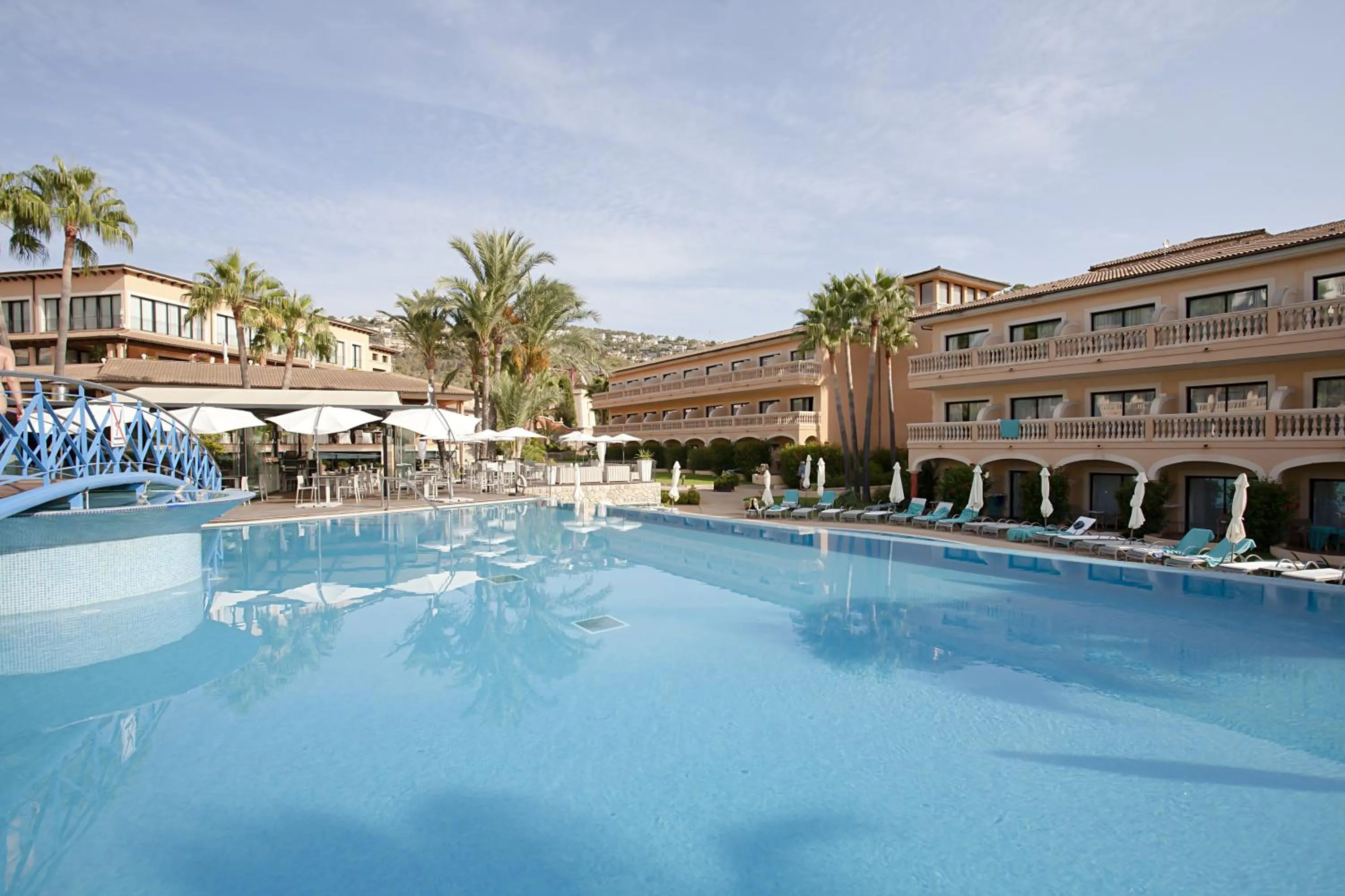Swimming pool in Mon Port Hotel & Spa