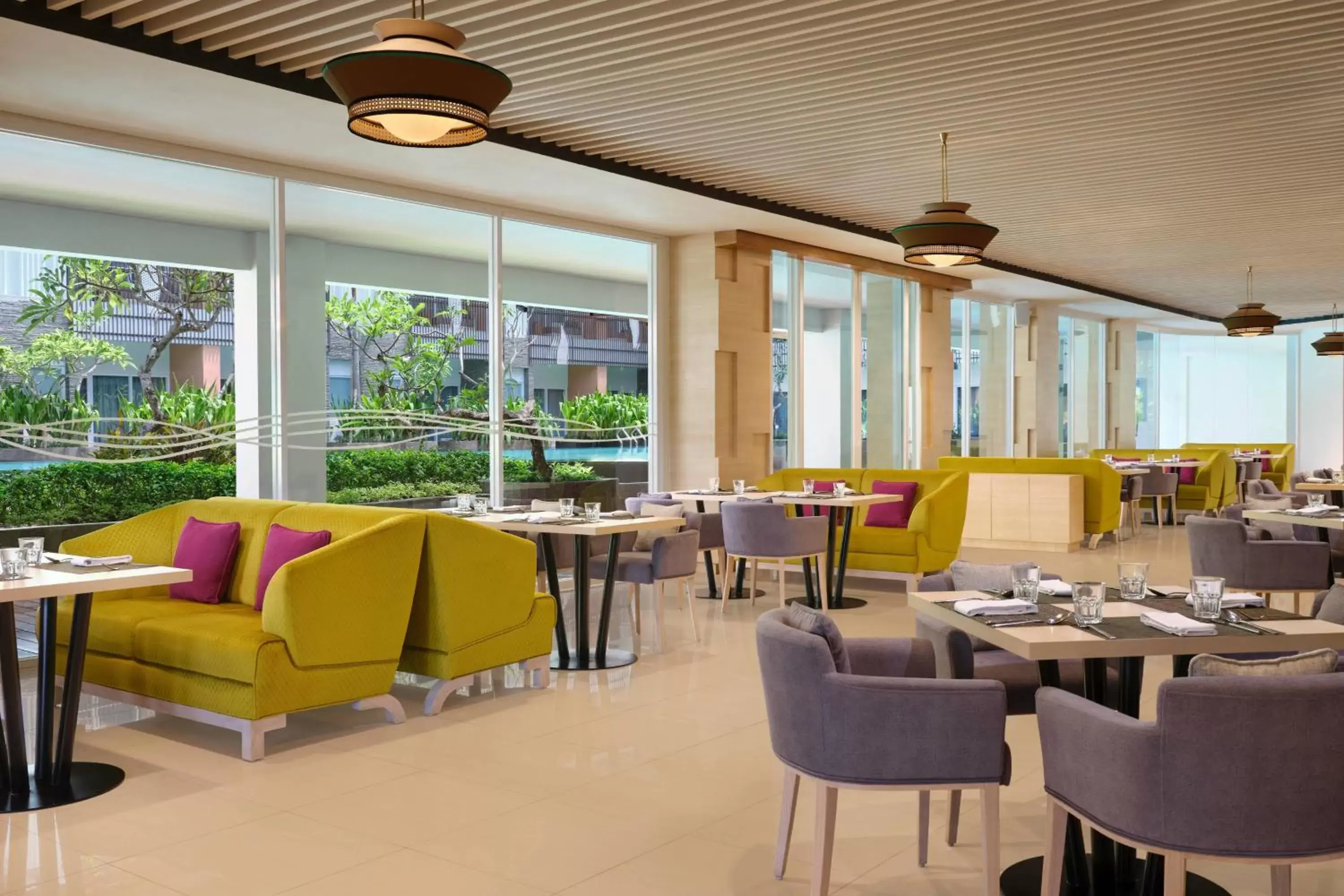 Restaurant/Places to Eat in Fairfield by Marriott Bali Kuta Sunset Road