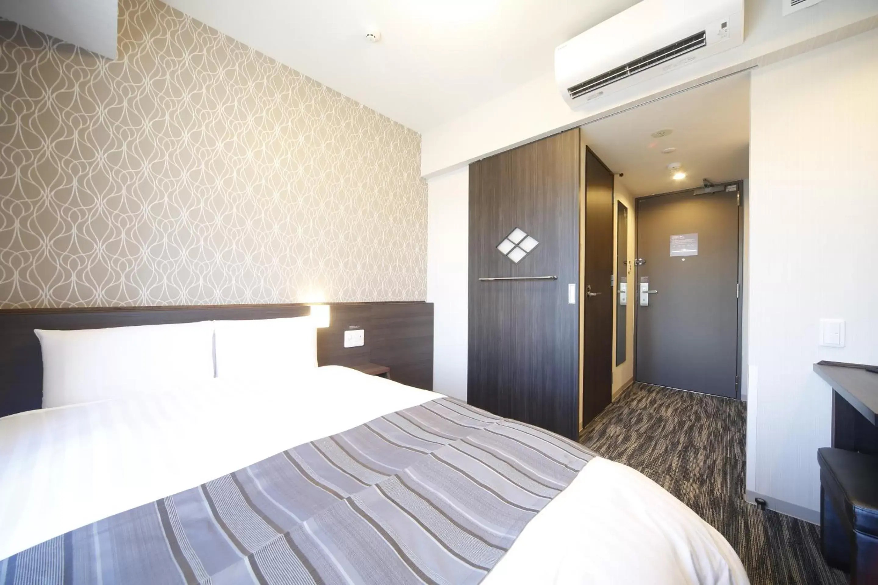 Bedroom, Bed in Dormy Inn Kofu Marunouchi