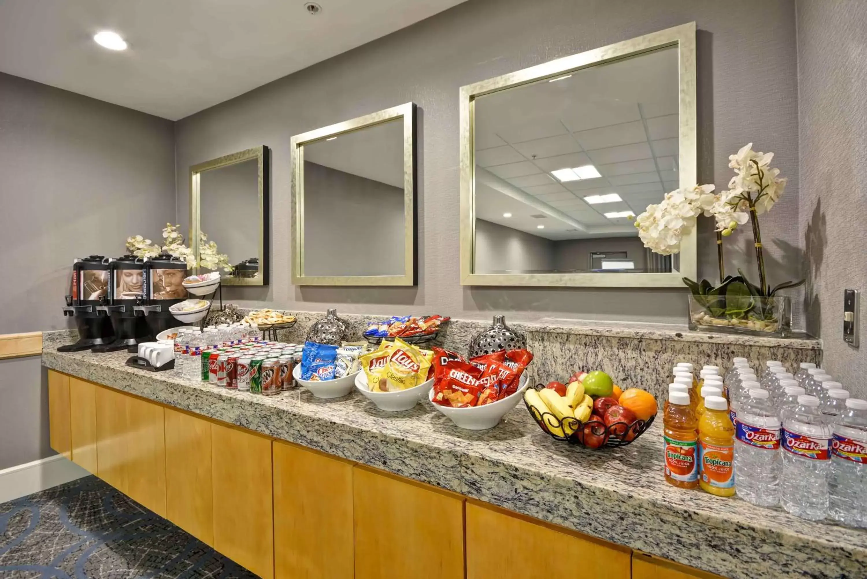 Dining area in Homewood Suites Dallas-Frisco