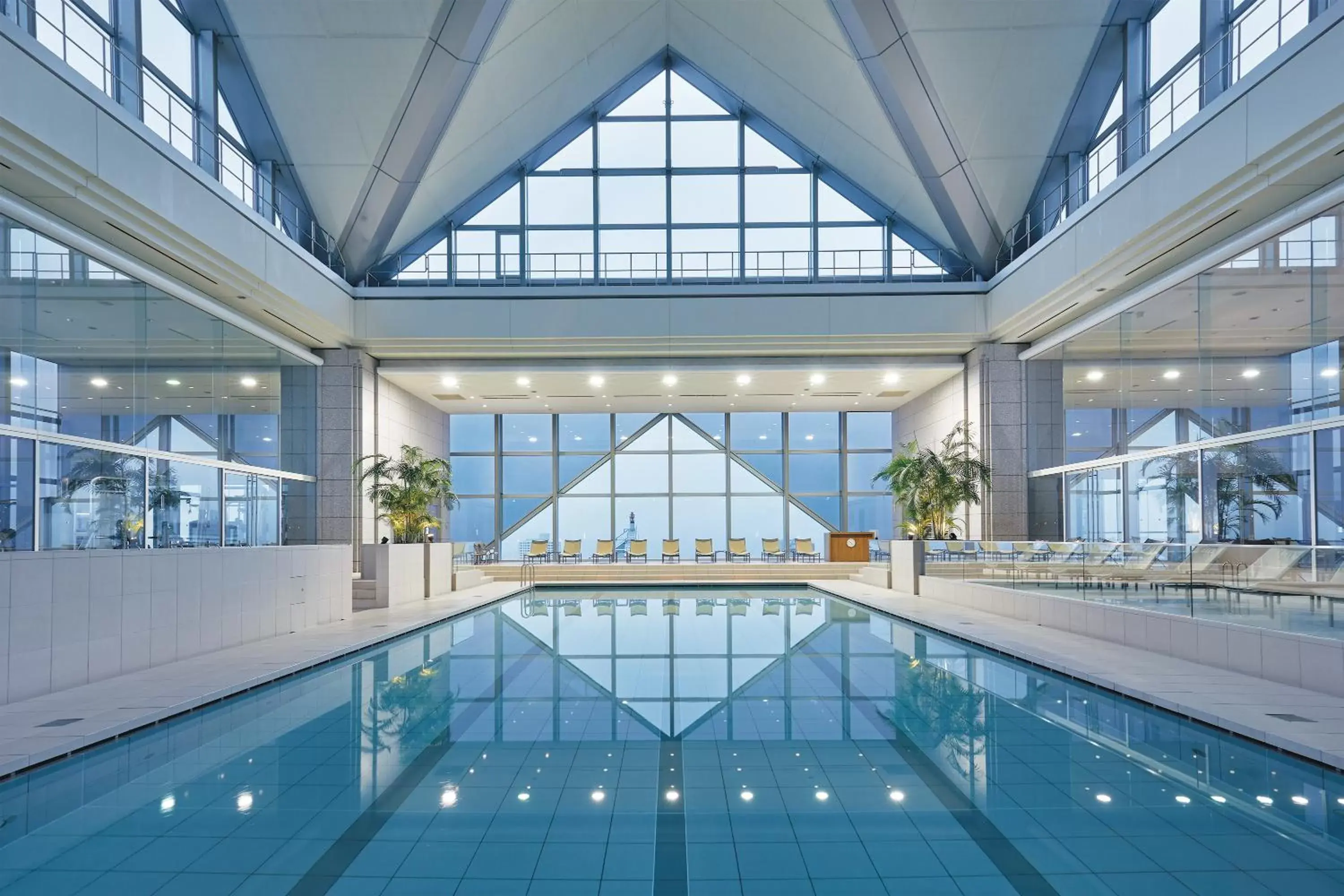 Swimming Pool in Park Hyatt Tokyo