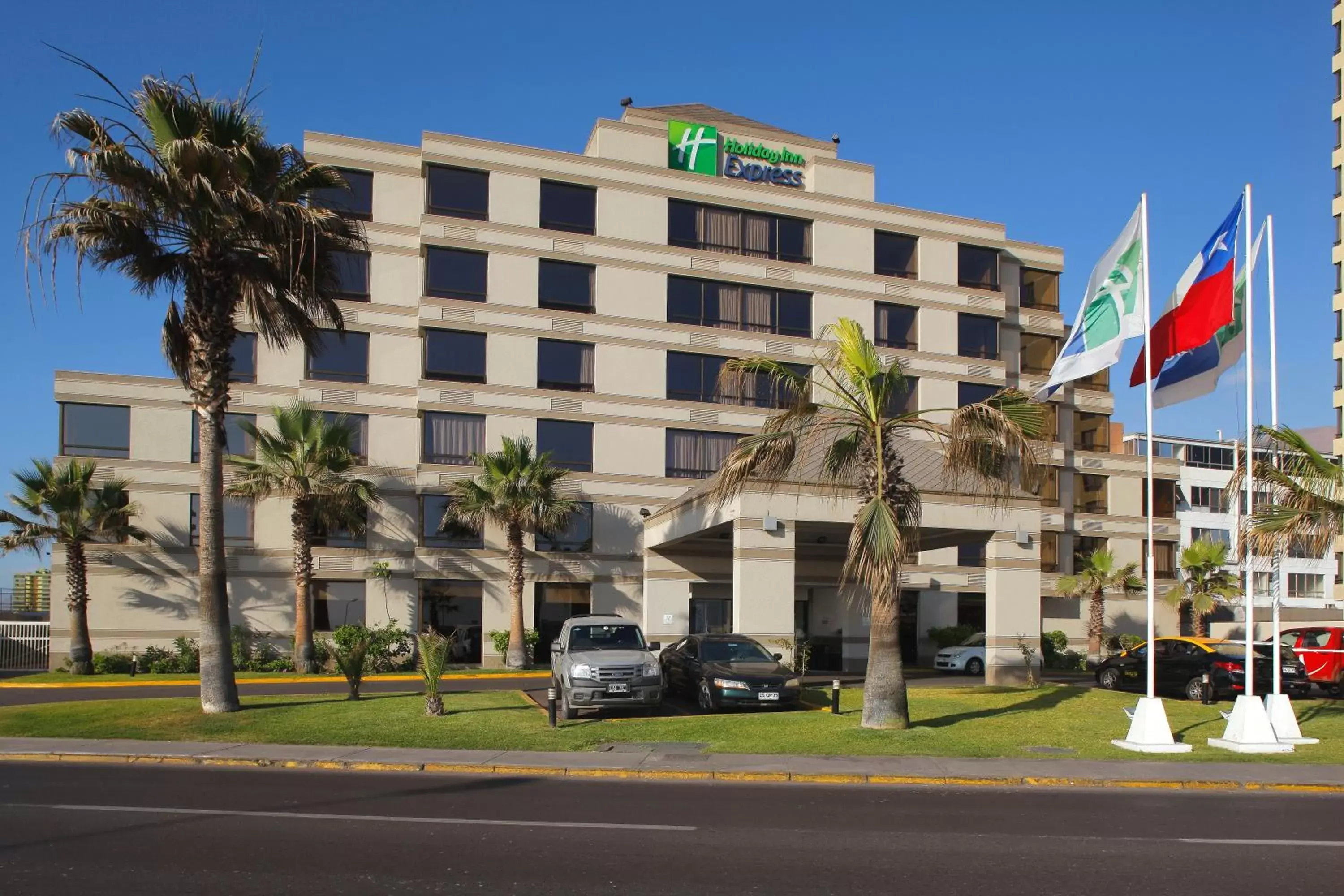 Facade/entrance, Property Building in Holiday Inn Express - Iquique, an IHG Hotel