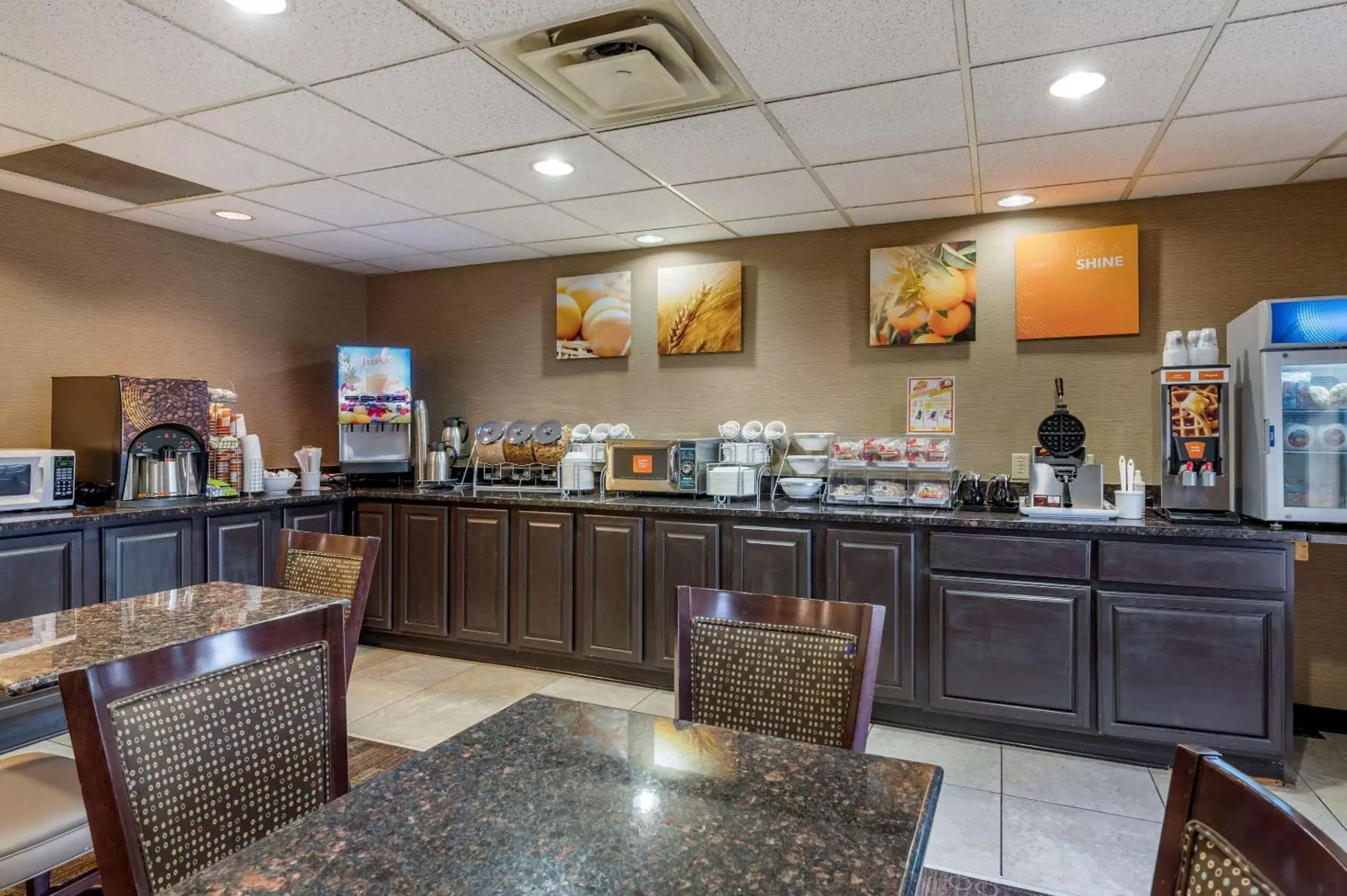 Restaurant/Places to Eat in Comfort Inn Cincinnati Airport Turfway Road