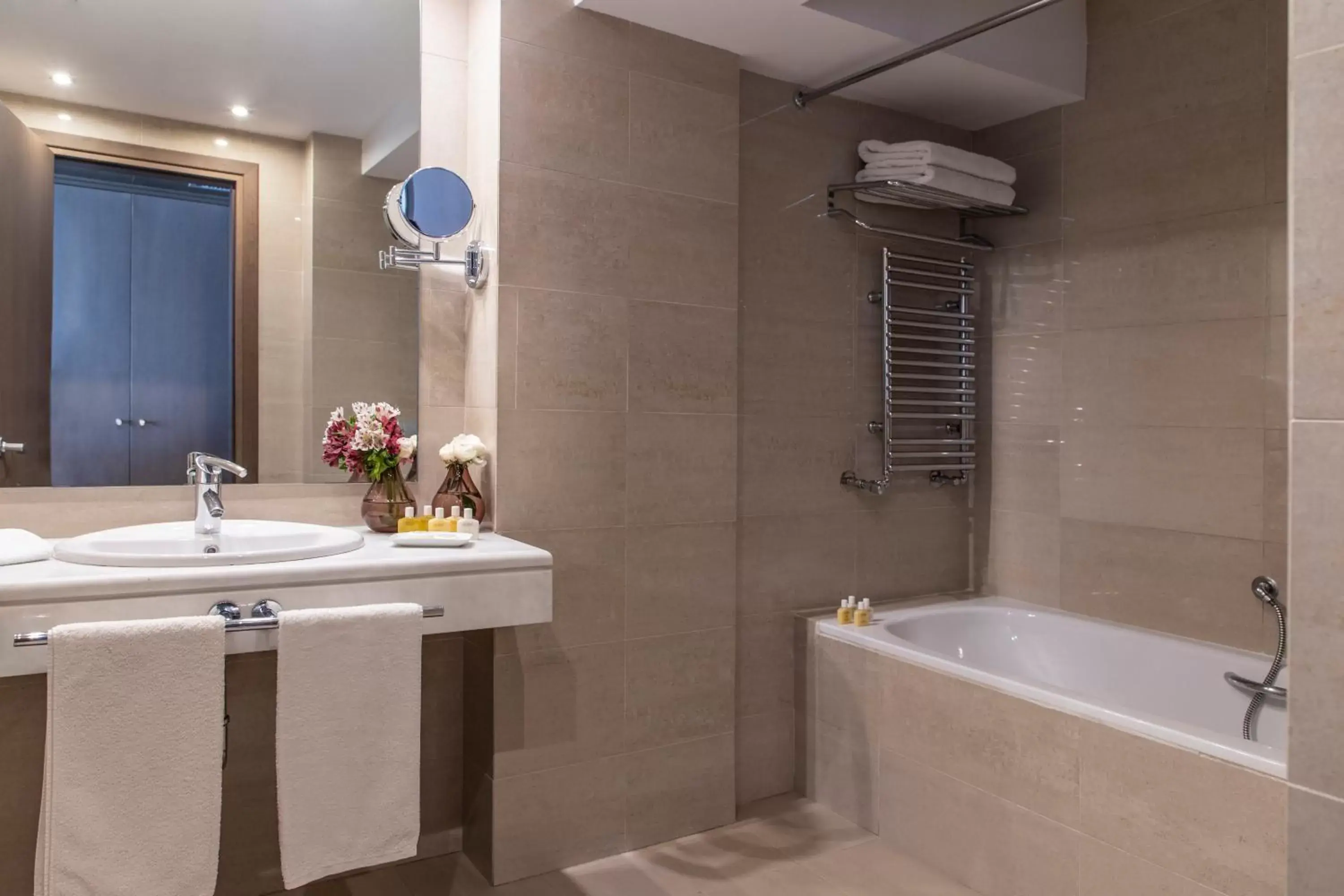 VIP, Bathroom in Amalia Hotel Athens