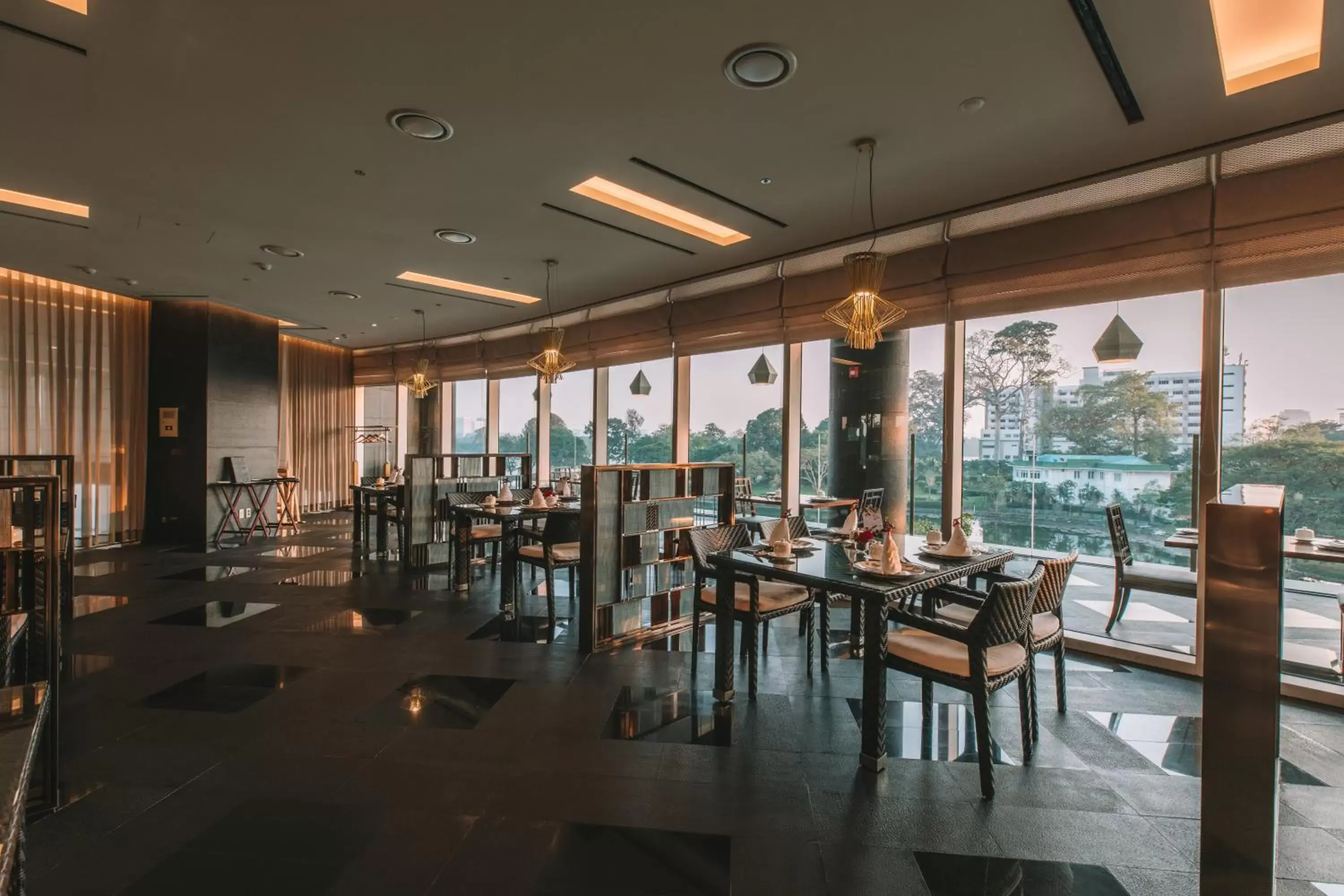 Restaurant/Places to Eat in LOTTE Hotel Yangon