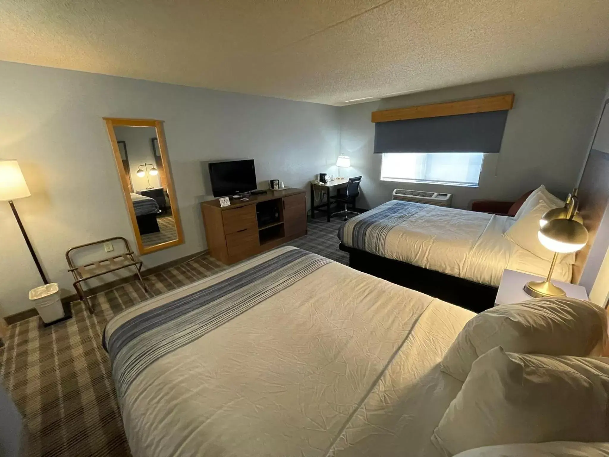 Photo of the whole room, Bed in AmericInn by Wyndham Sayre