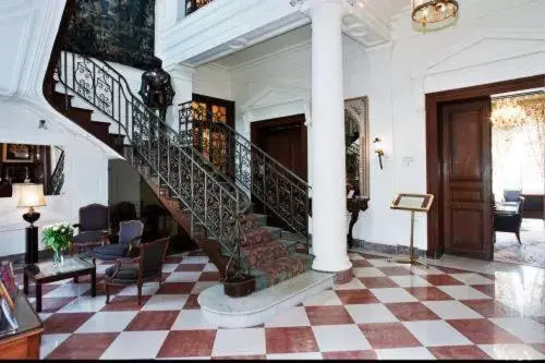 Lobby or reception, Lobby/Reception in Château De La Motte Fenelon