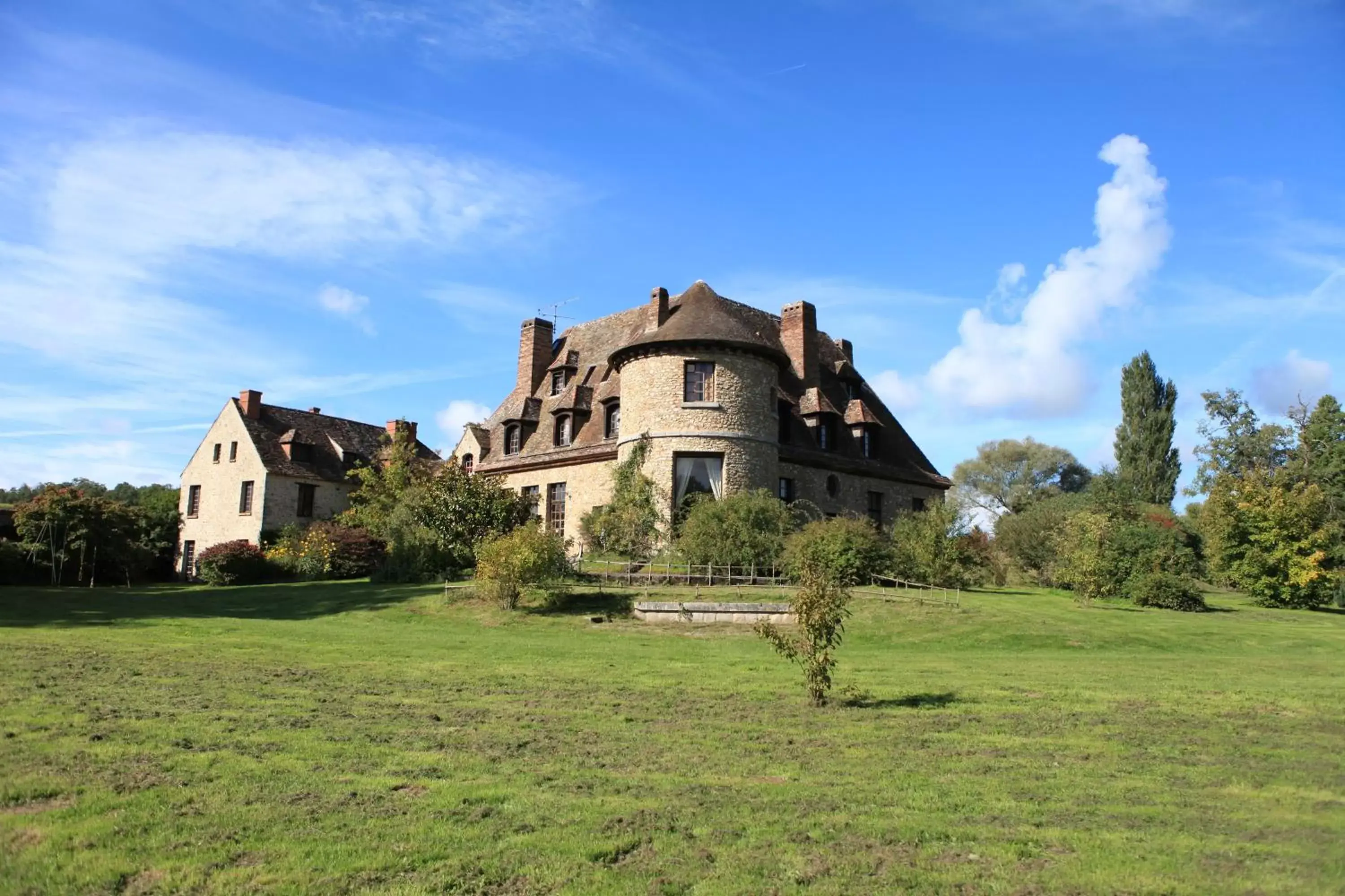 Property building in Le Logis d'Arniere Property building in Le Logis d'Arniere