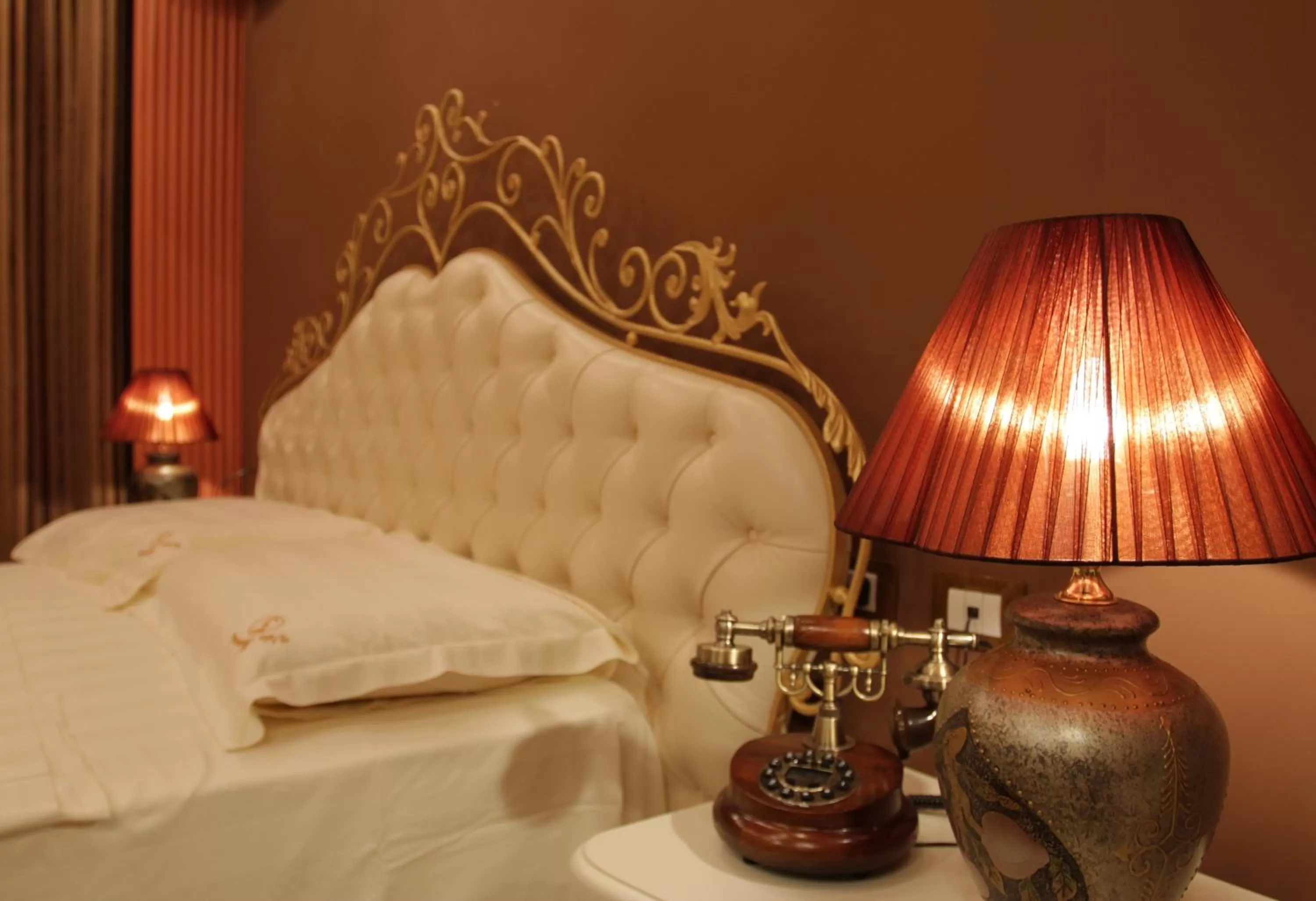 Bed in Hotel Villa Fernando Tirana