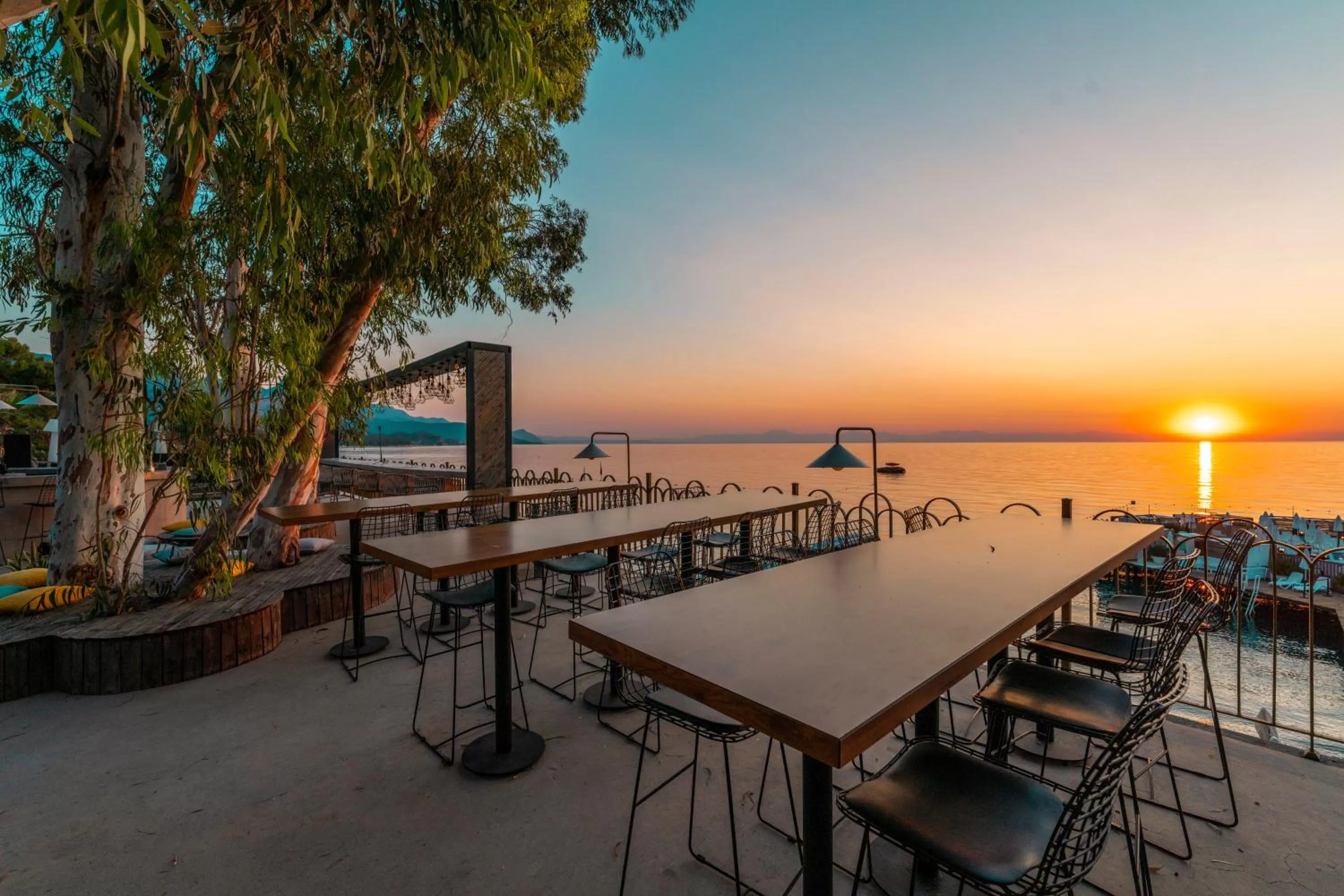 Lounge or bar in DoubleTree by Hilton Antalya-Kemer All-Inclusive Resort