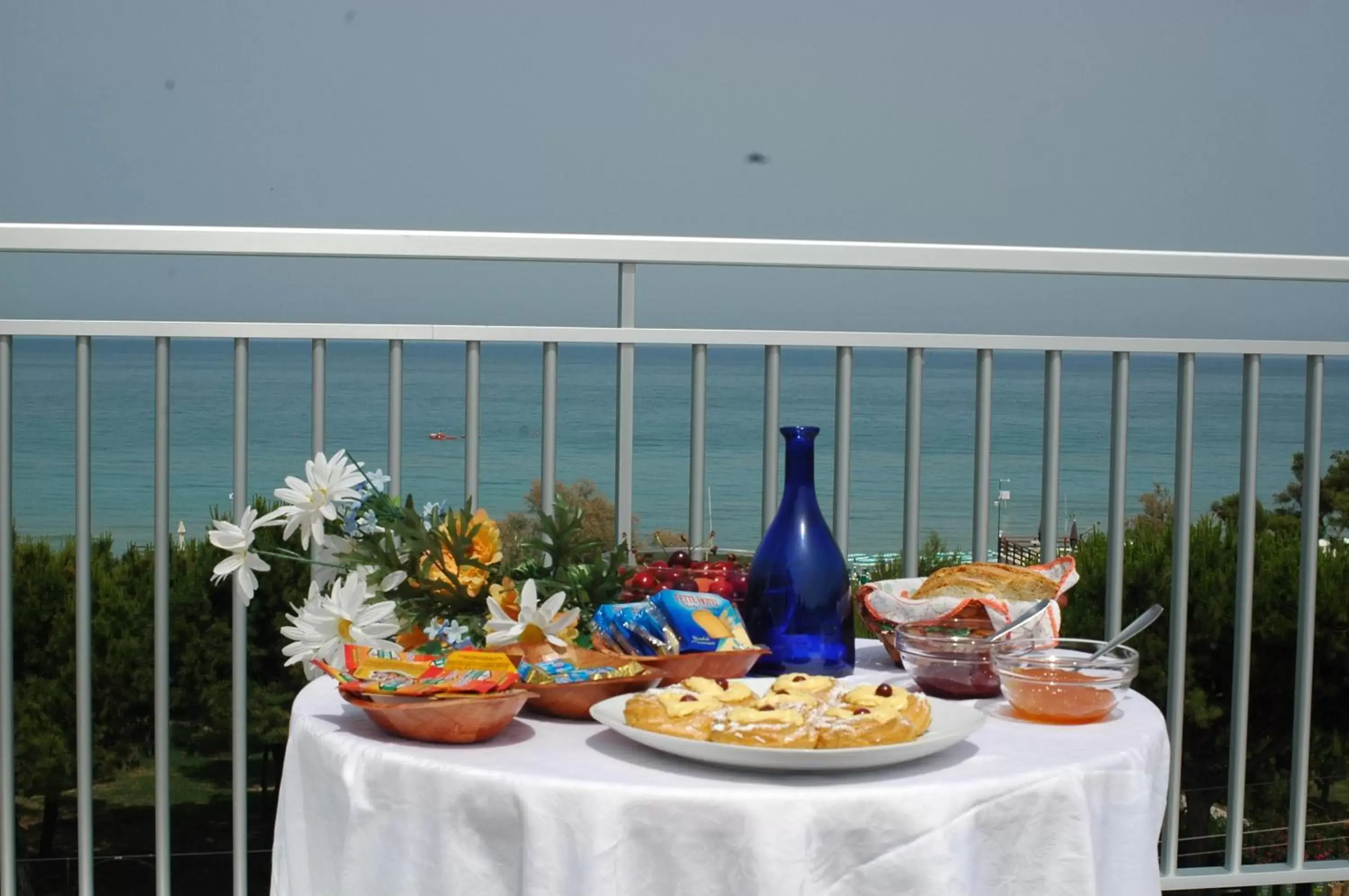 Balcony/Terrace, Food in Hotel Miramare