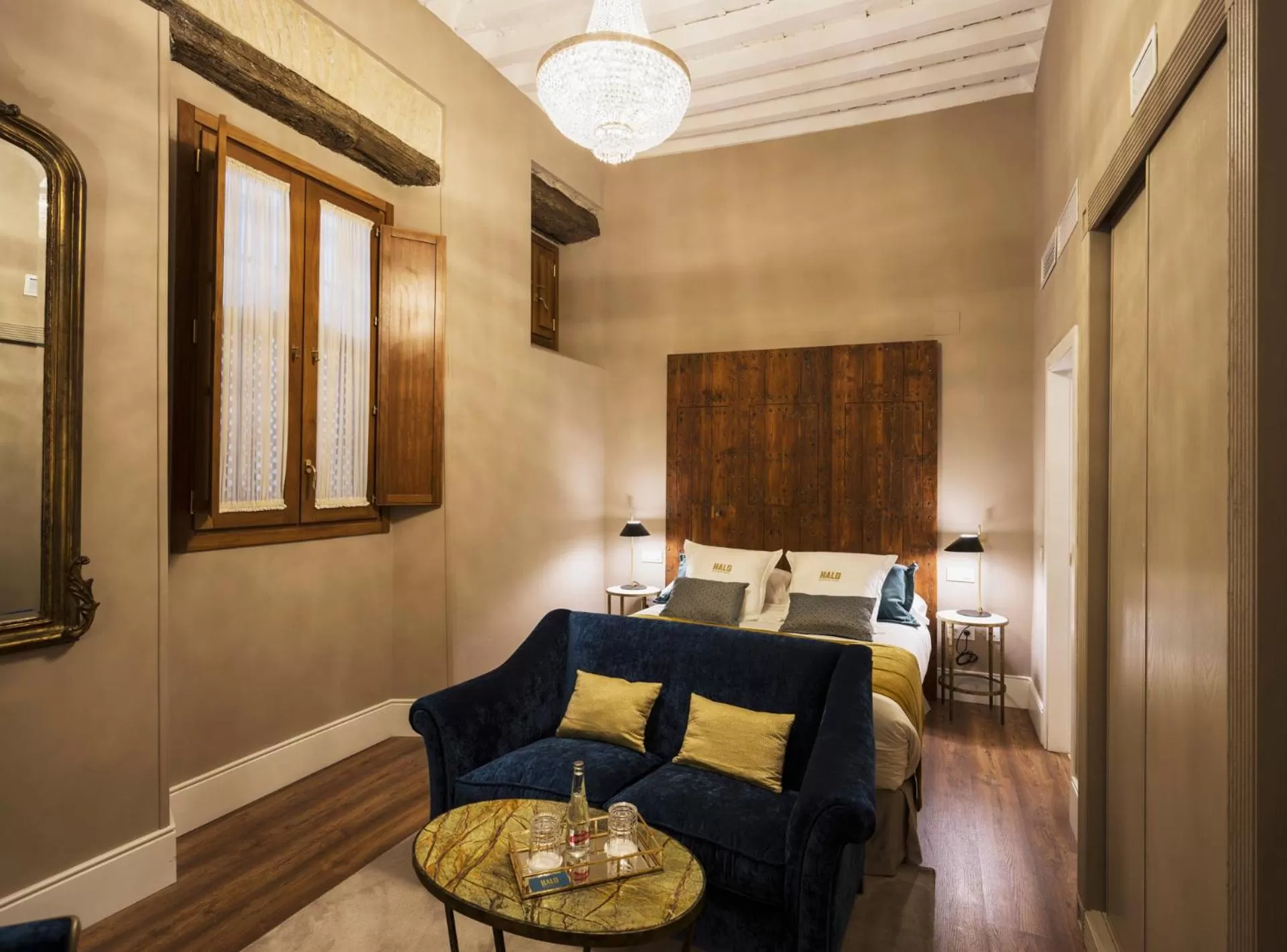 Photo of the whole room, Bed in Halo Boutique Hotel