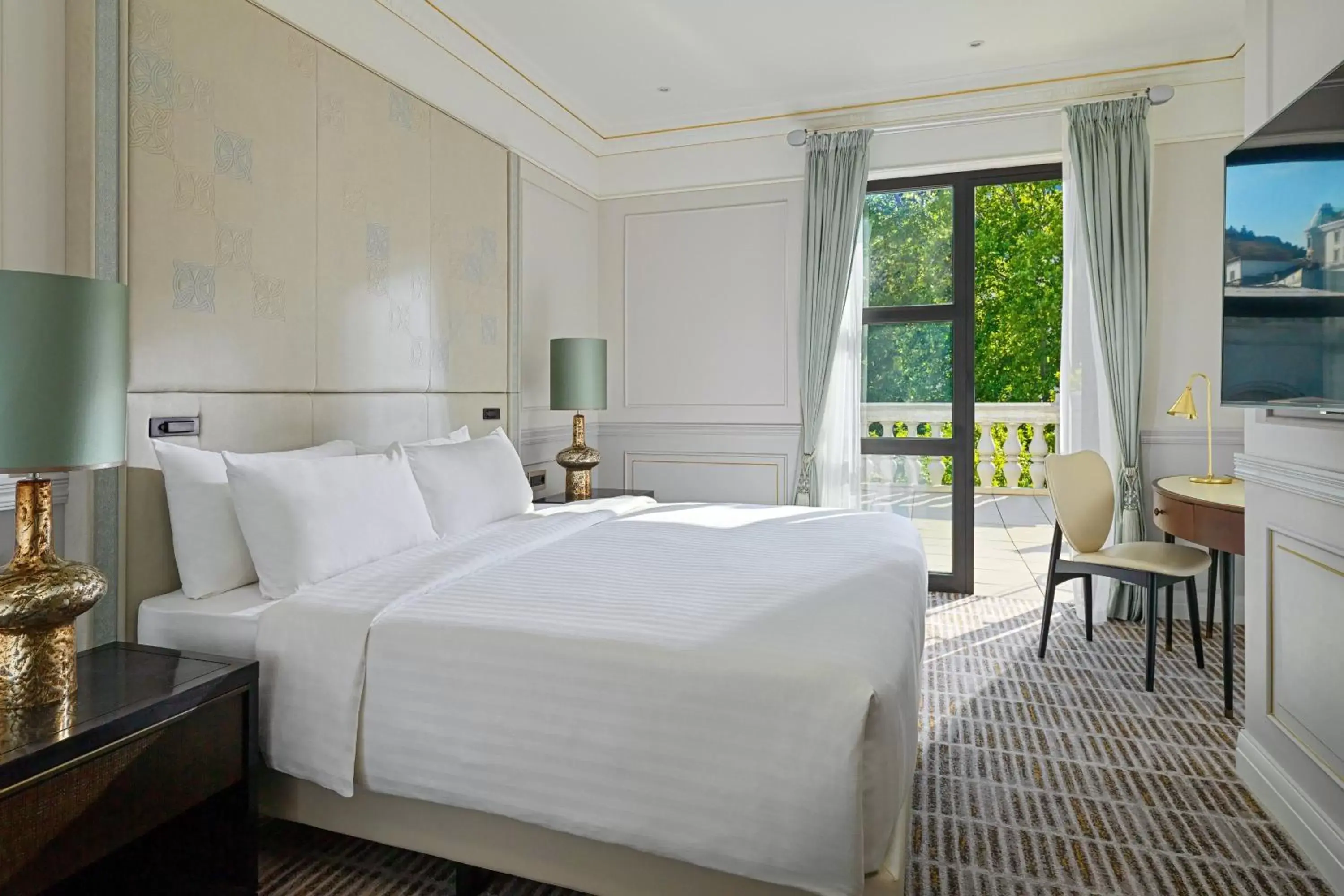 Bedroom, Bed in Tbilisi Marriott Hotel