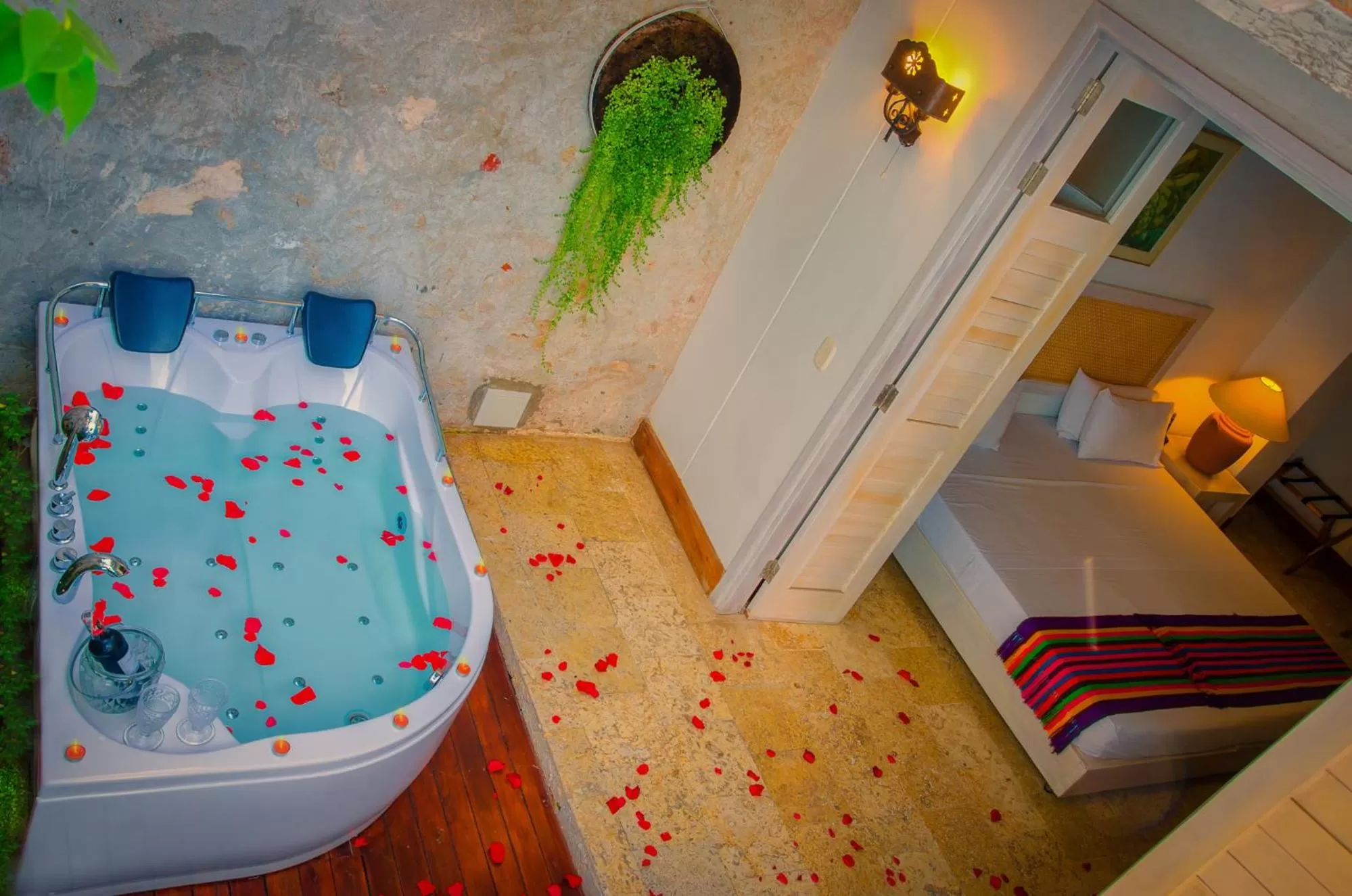Hot Tub, Bed in Casa Pizarro Hotel Boutique