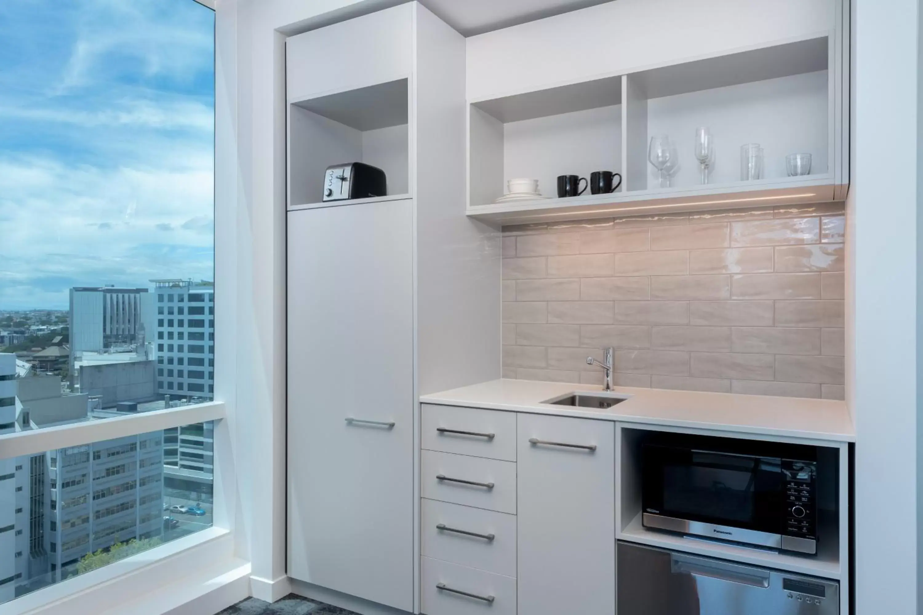 Kitchen or kitchenette, Kitchen/Kitchenette in Four Points by Sheraton Auckland