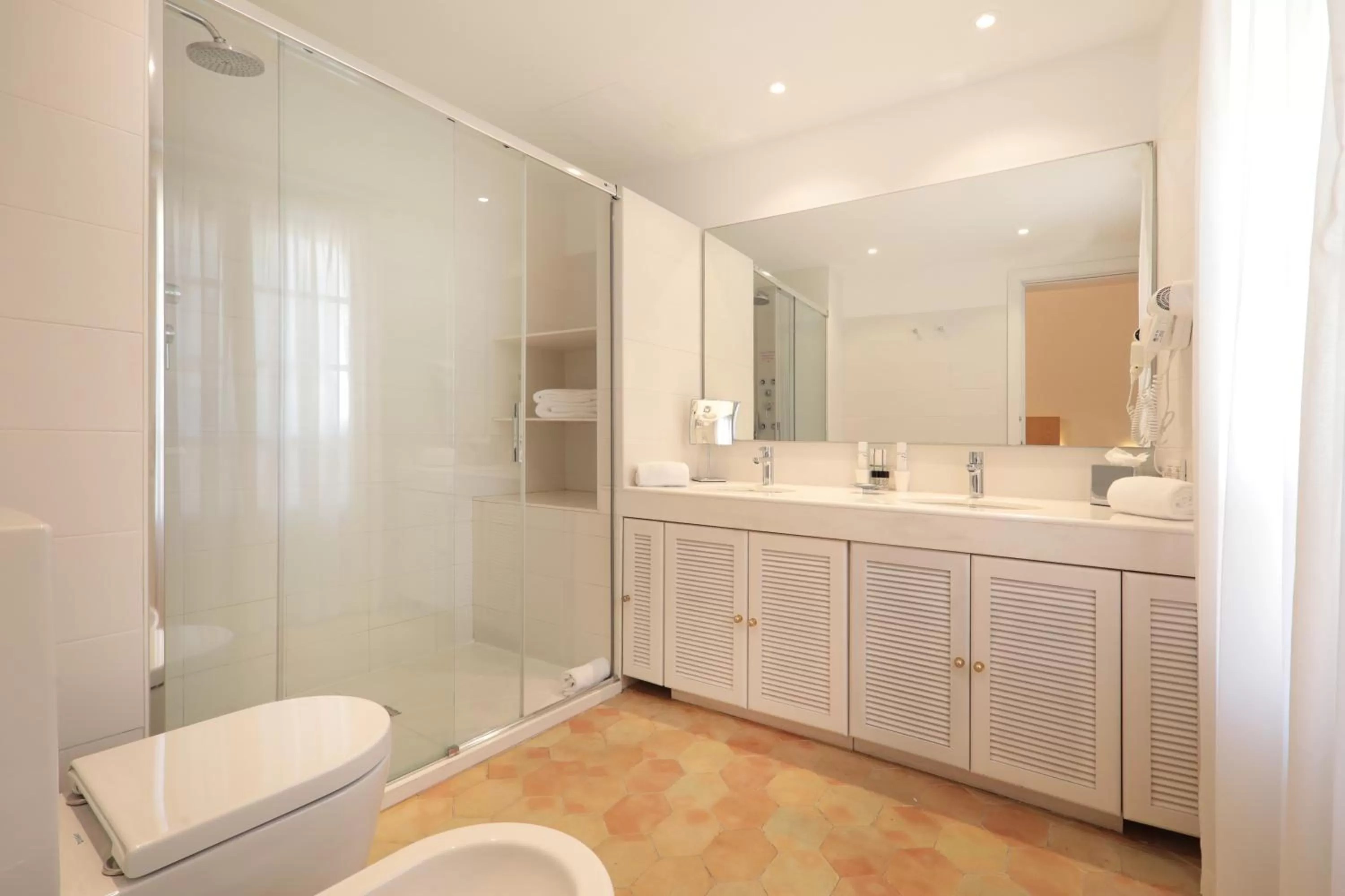 Bathroom in AH Art Hotel Palma - ONLY ADULTS