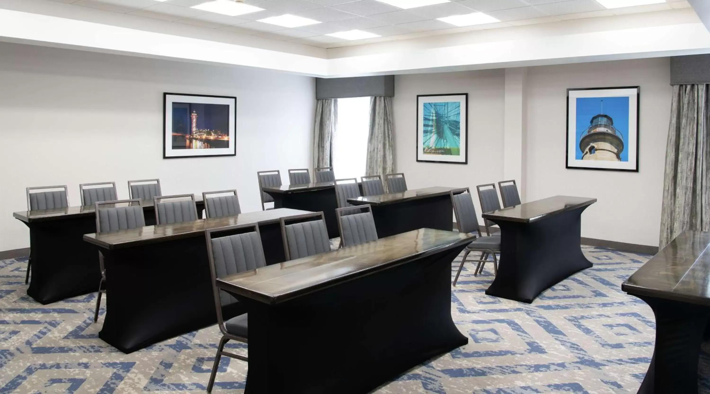 Meeting/conference room in Hampton Inn Erie-South