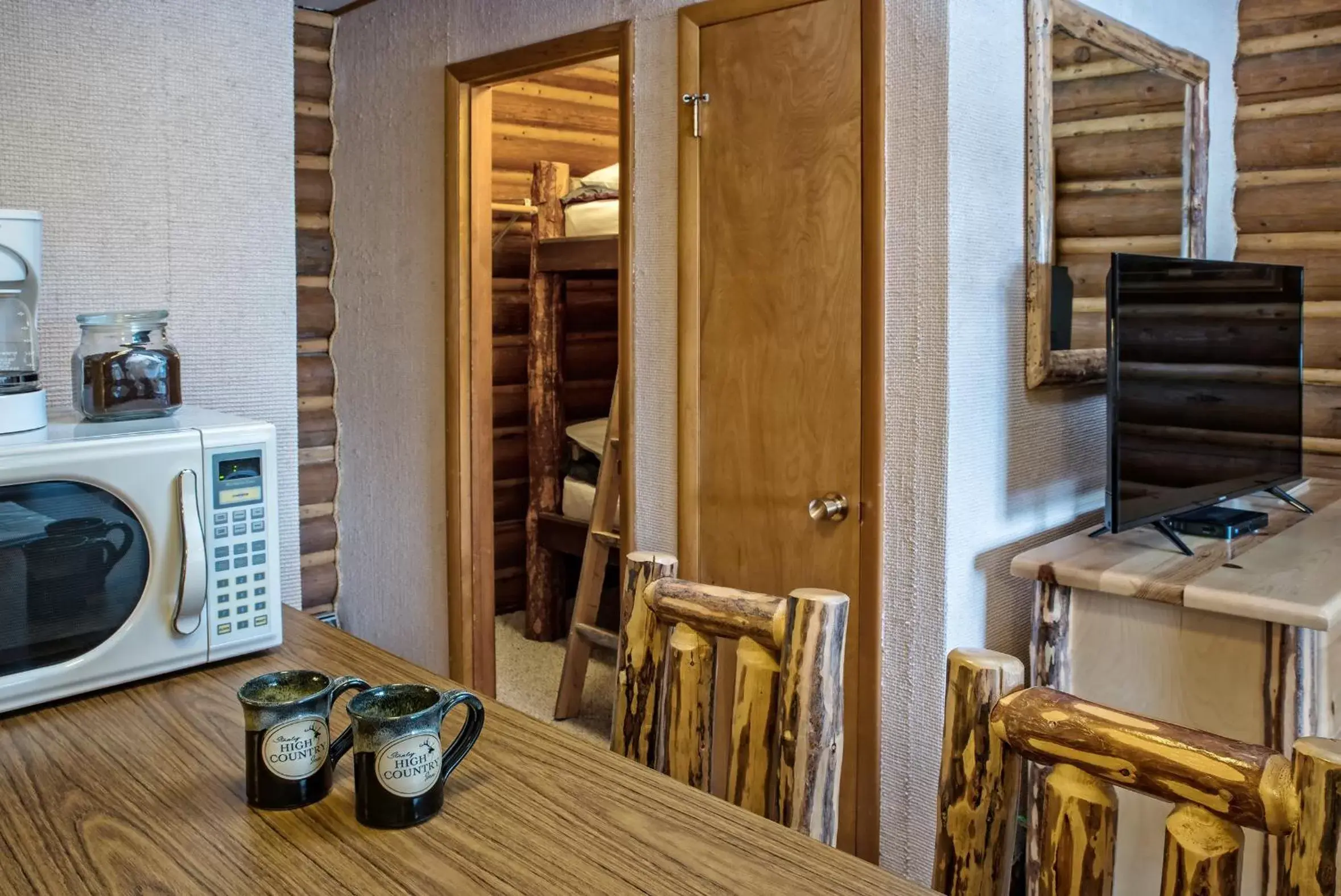 Kitchen/Kitchenette in Stanley High Country Inn