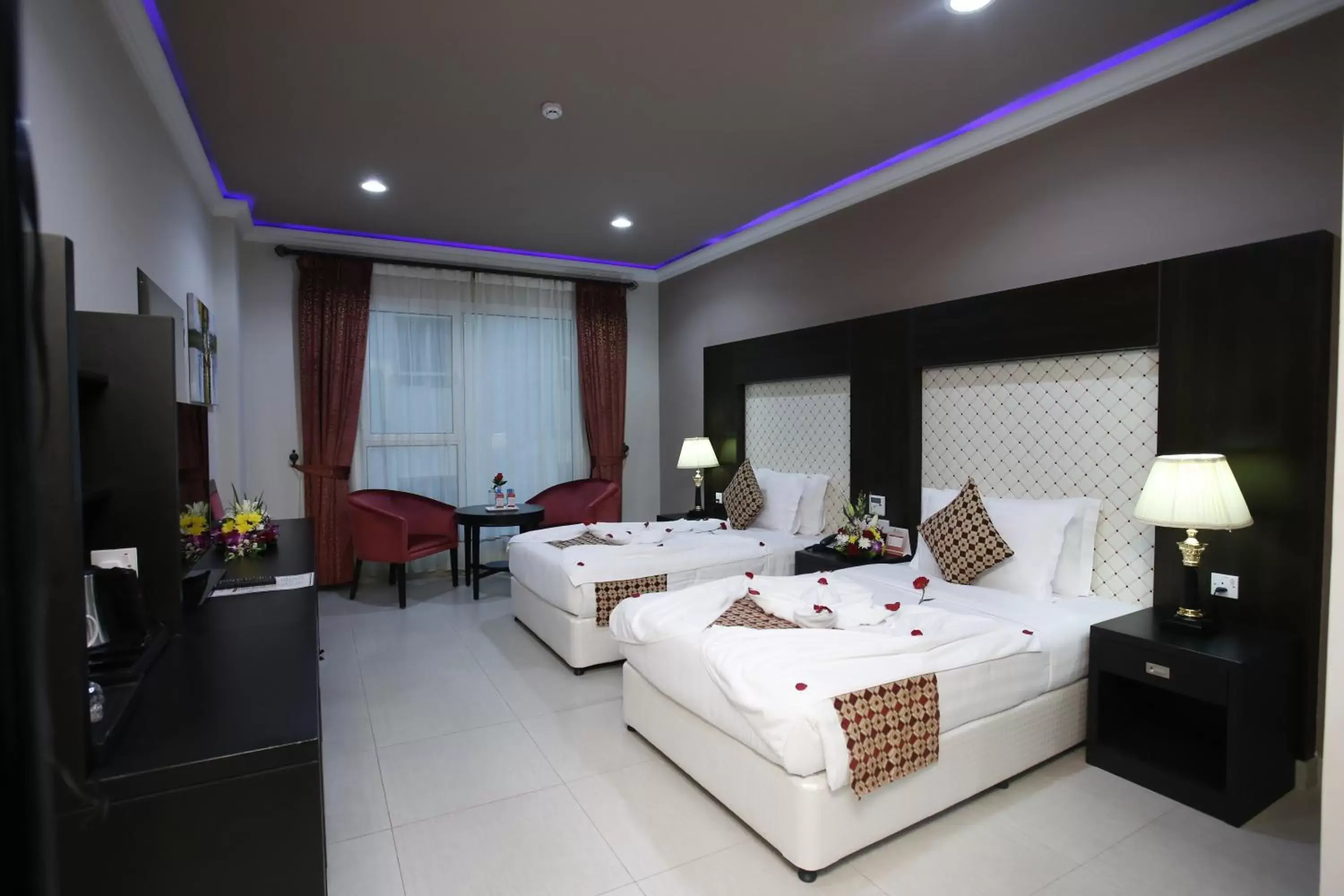 Photo of the whole room, Bed in Crystal Palace Hotel Photo of the whole room, Bed in Crystal Palace Hotel