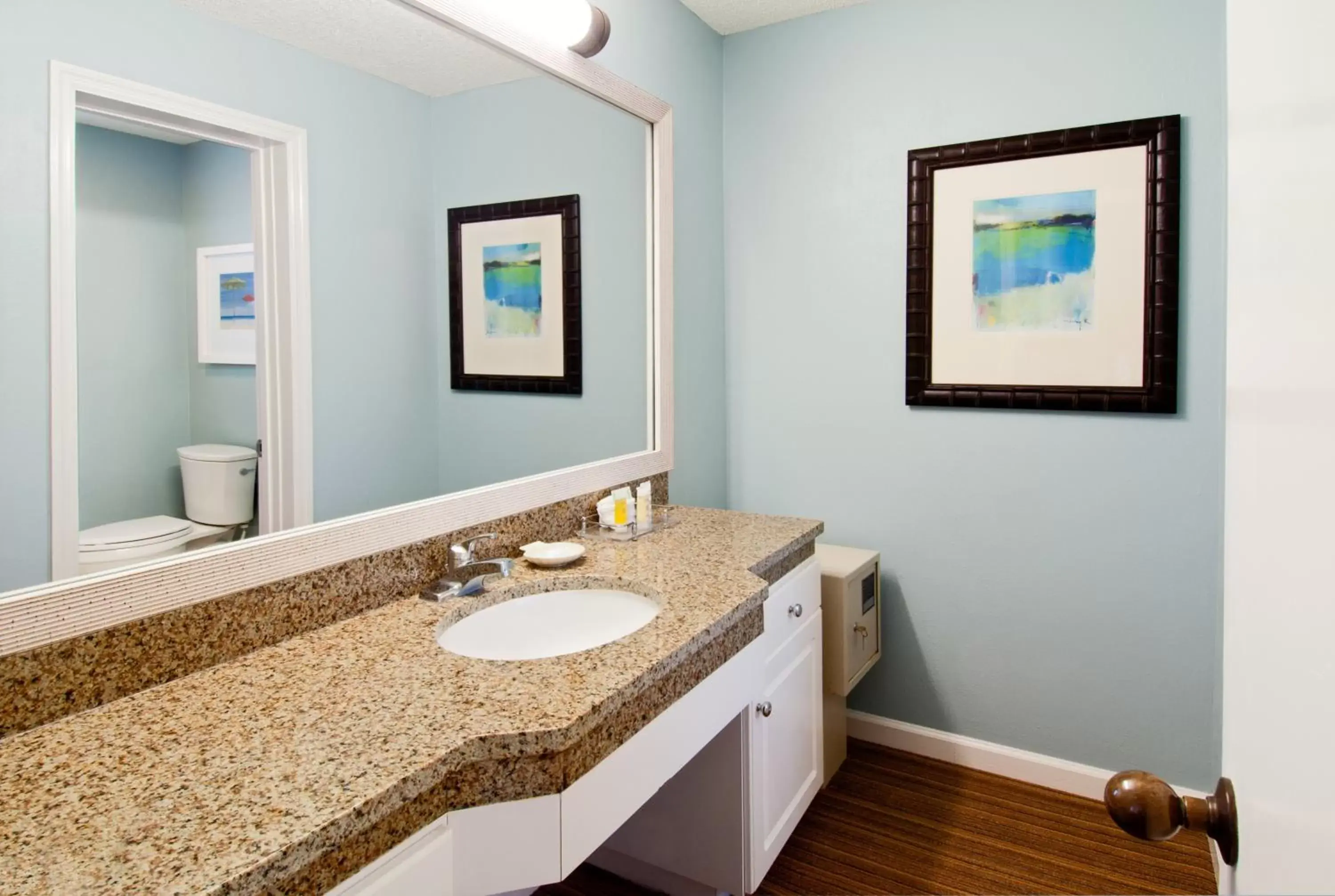 Bathroom in The King and Prince Beach & Golf Resort