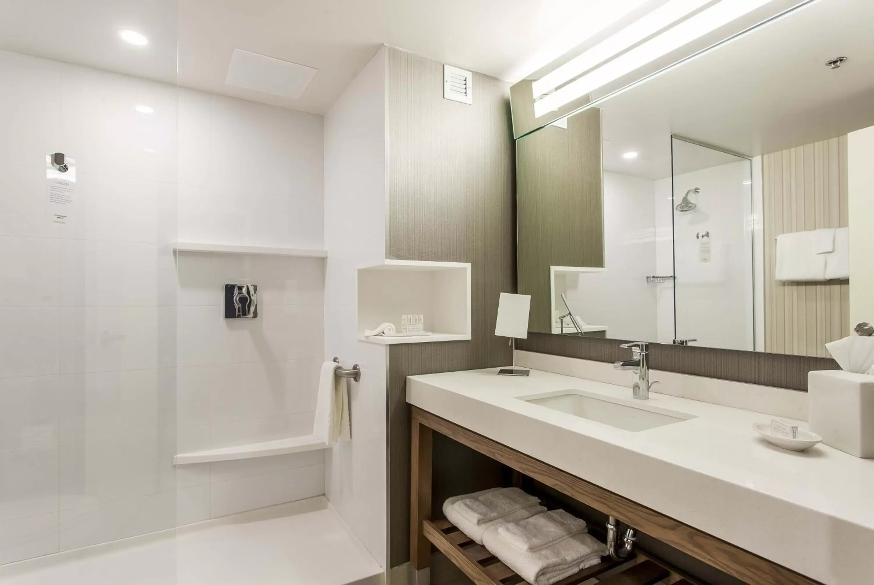 Bathroom in Courtyard by Marriott Montreal West Island/Baie D’Urfe