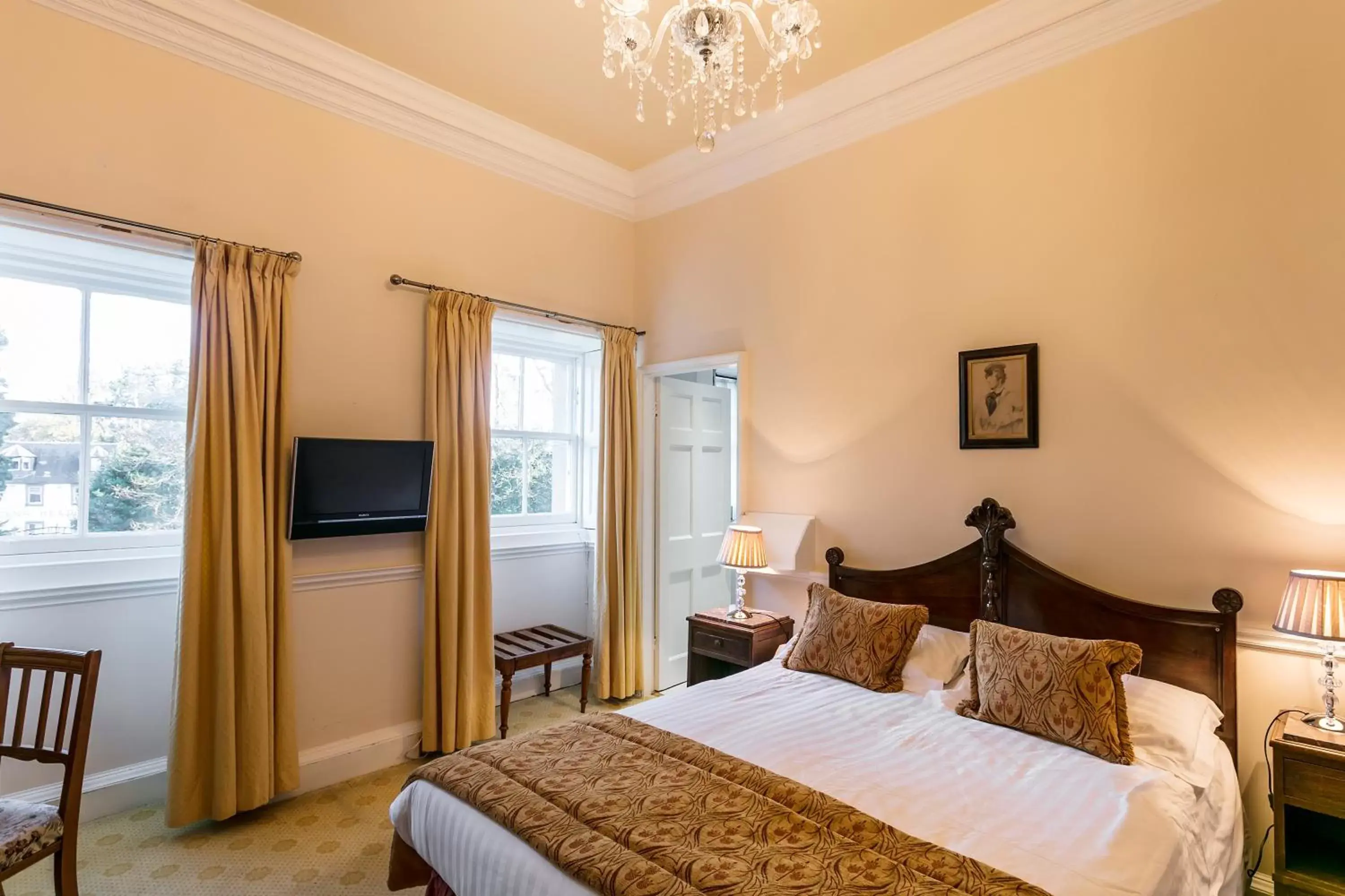 Bedroom, Bed in Ednam House Hotel