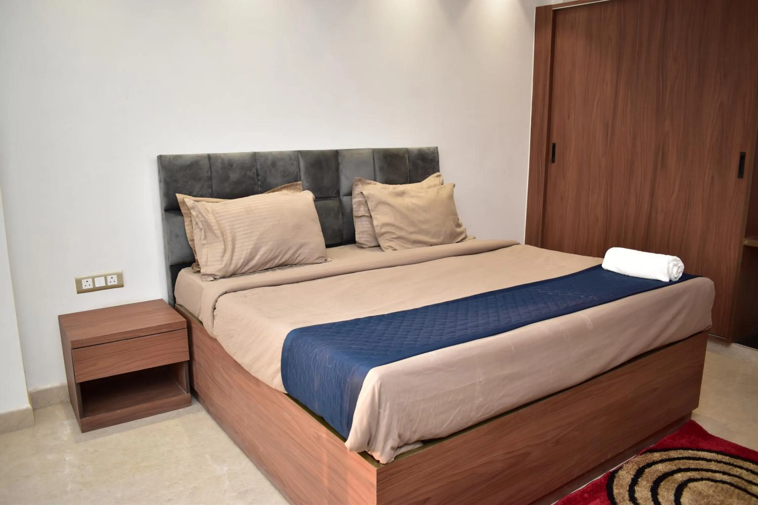 Bed in Qotel Comfort Ashok Vihar - Near Delhi University