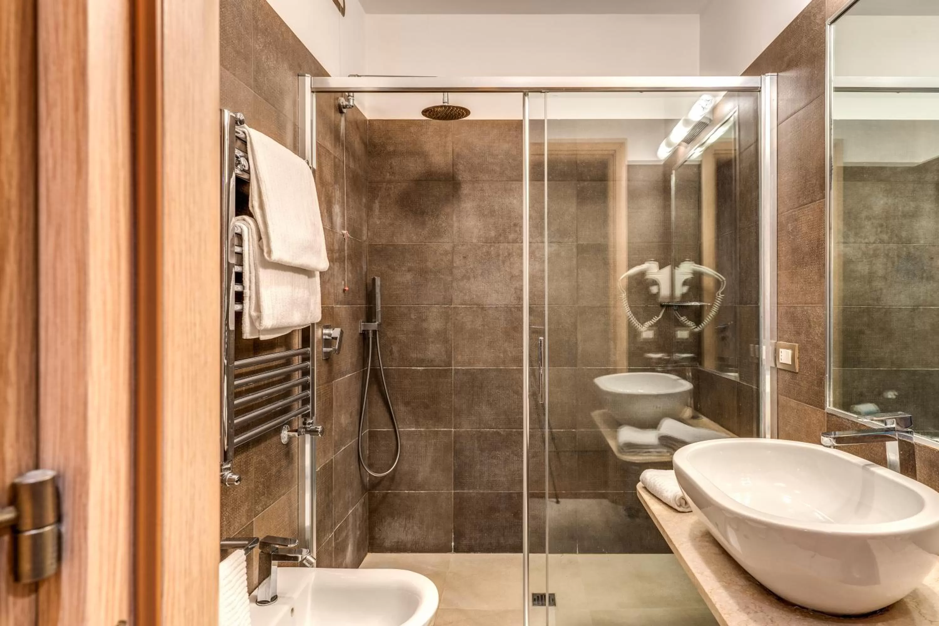 Shower in Roma Boutique Hotel